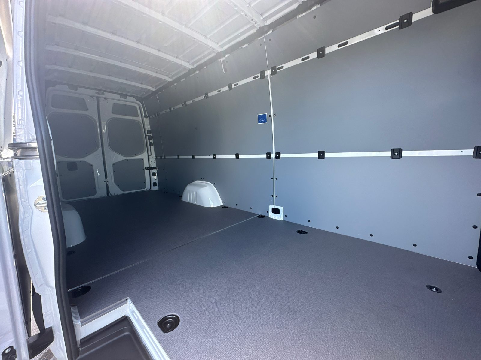 2024 Mercedes-Benz Sprinter 2500 Cargo 170 WB 16