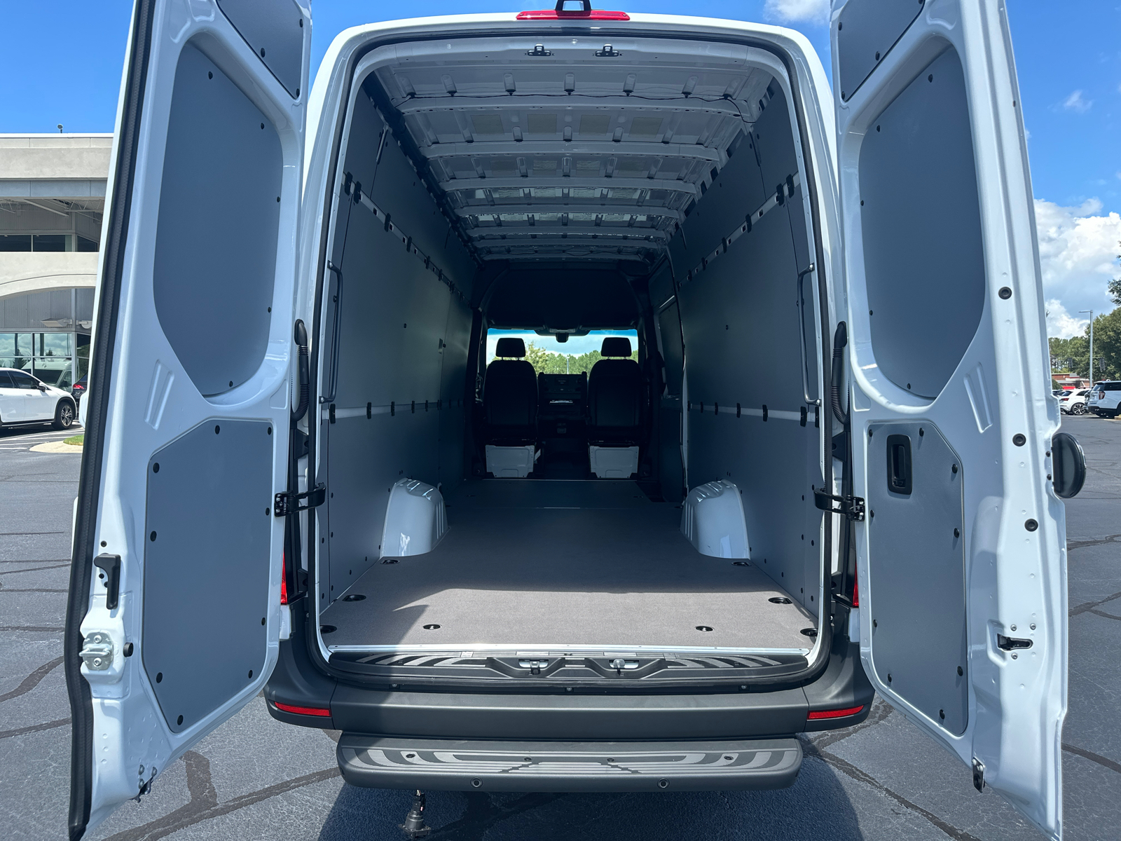 2024 Mercedes-Benz Sprinter 2500 Cargo 170 WB 17