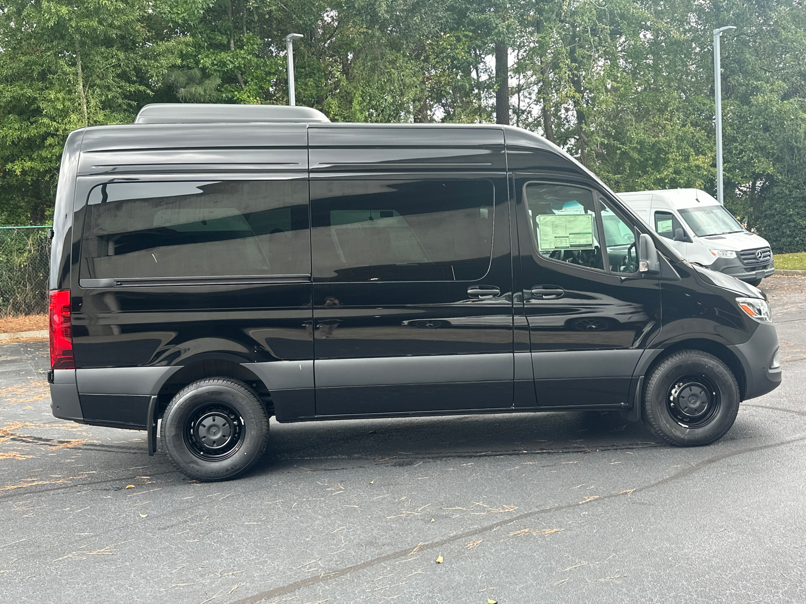 2024 Mercedes-Benz Sprinter 2500 Passenger 144 WB 8