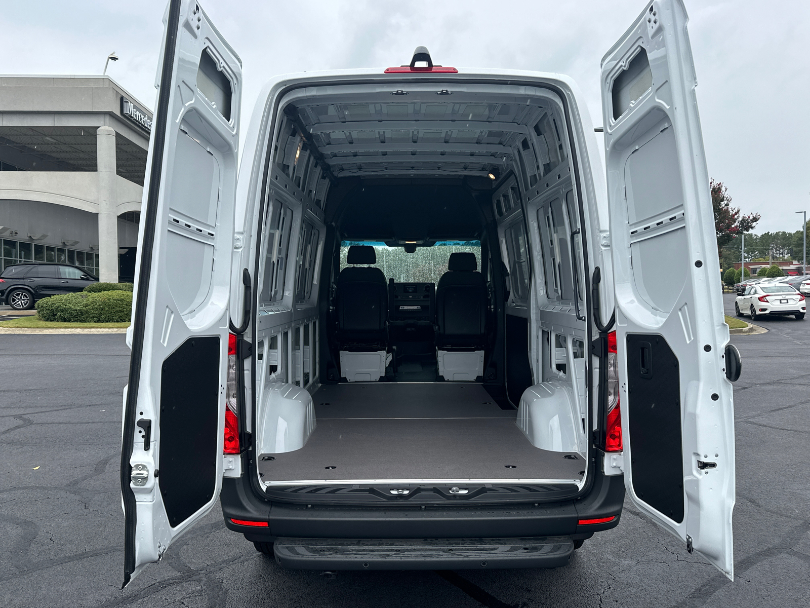 2024 Mercedes-Benz Sprinter 2500 Cargo 144 WB 17