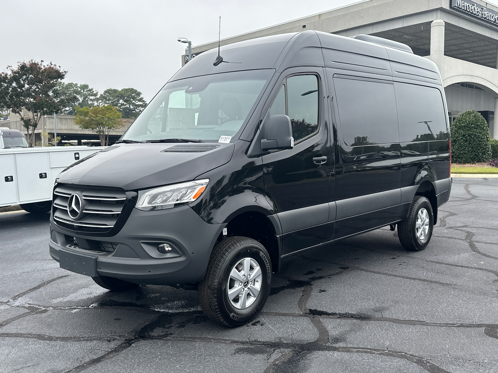 2024 Mercedes-Benz Sprinter 2500 Passenger 144 WB 3