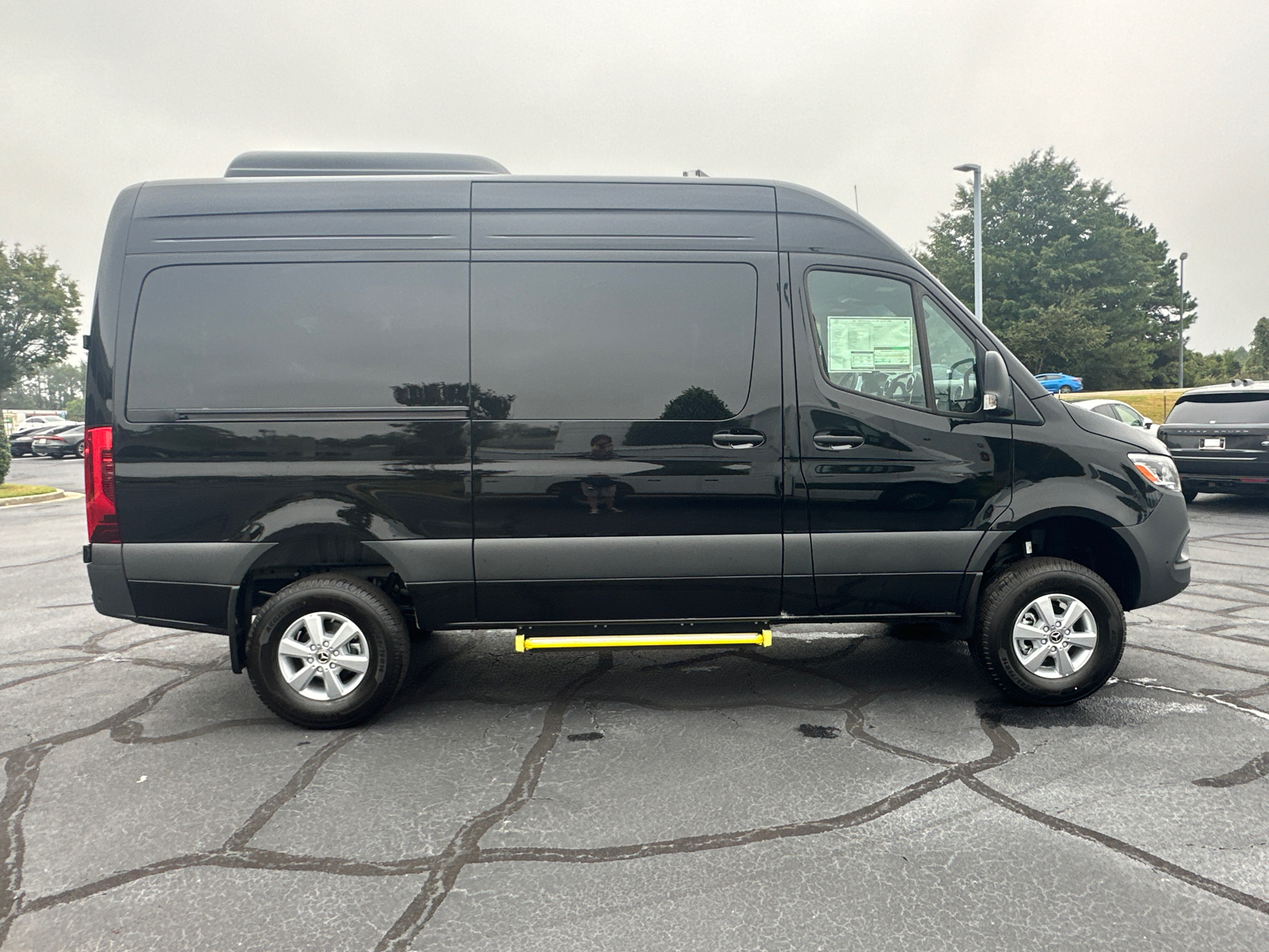 2024 Mercedes-Benz Sprinter 2500 Passenger 144 WB 8