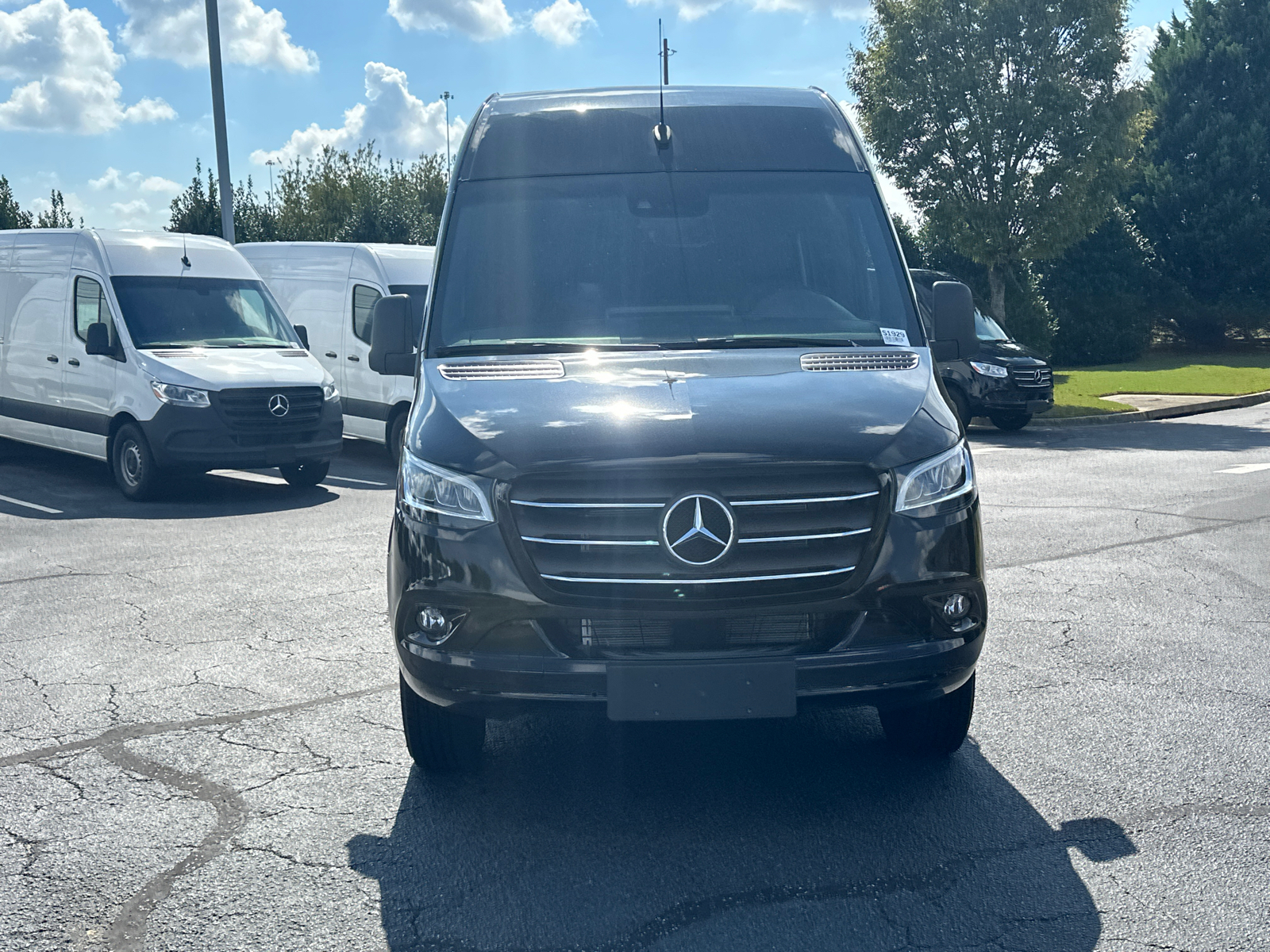 2024 Mercedes-Benz Sprinter 2500 Cargo 170 WB 2