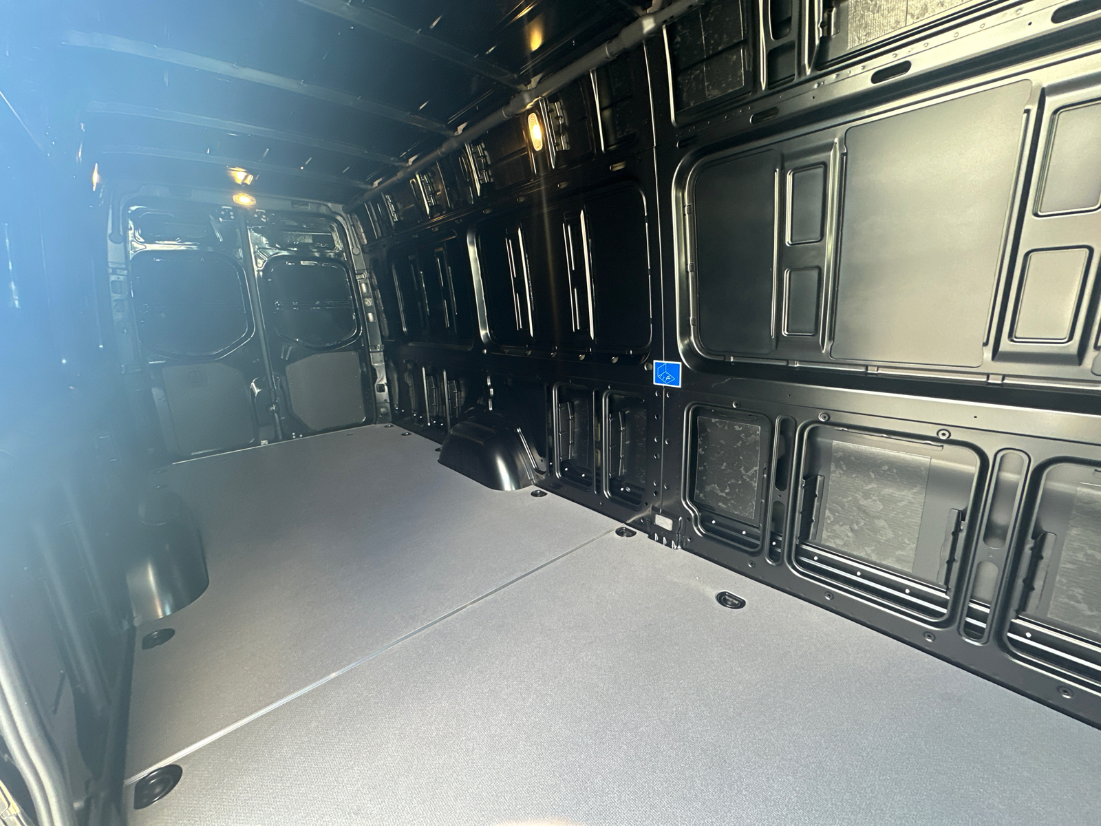 2024 Mercedes-Benz Sprinter 2500 Cargo 170 WB 16