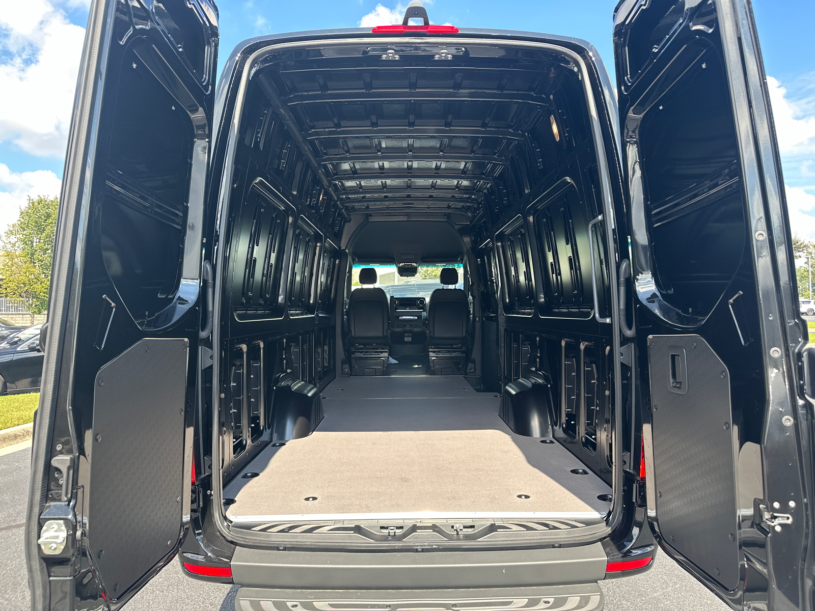 2024 Mercedes-Benz Sprinter 2500 Cargo 170 WB 18