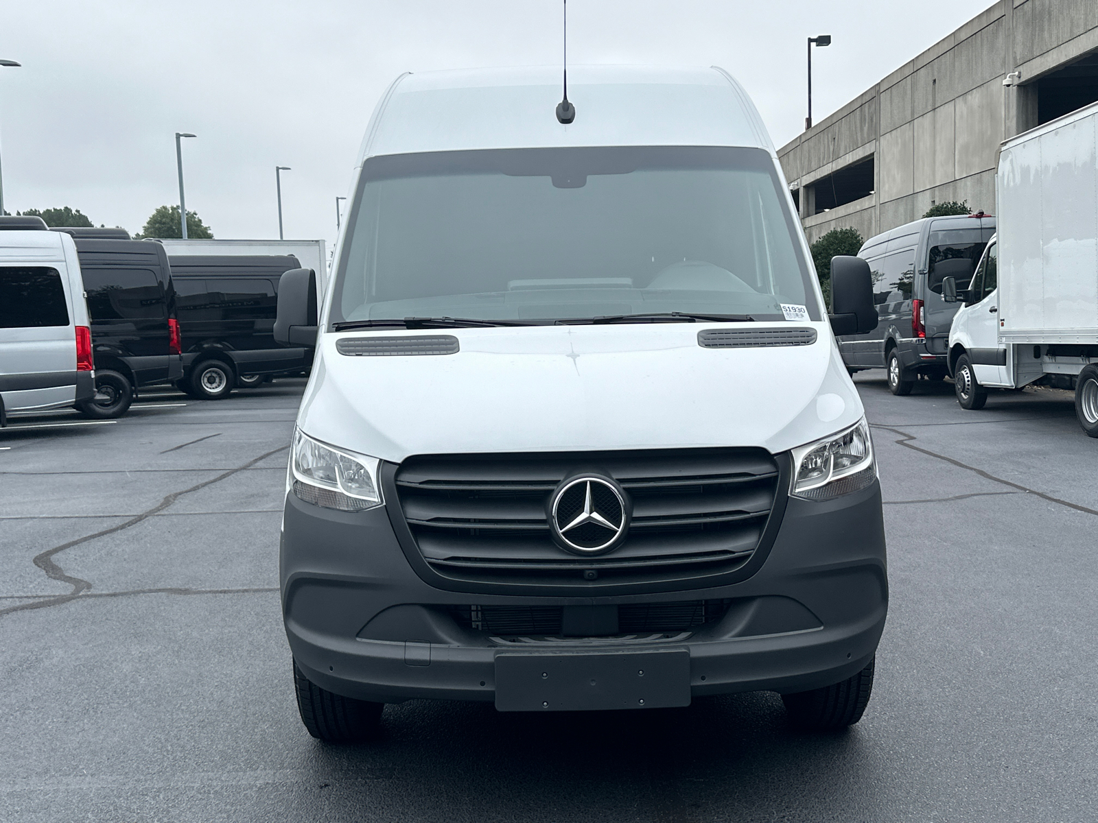 2024 Mercedes-Benz Sprinter 2500 Cargo 170 WB 2