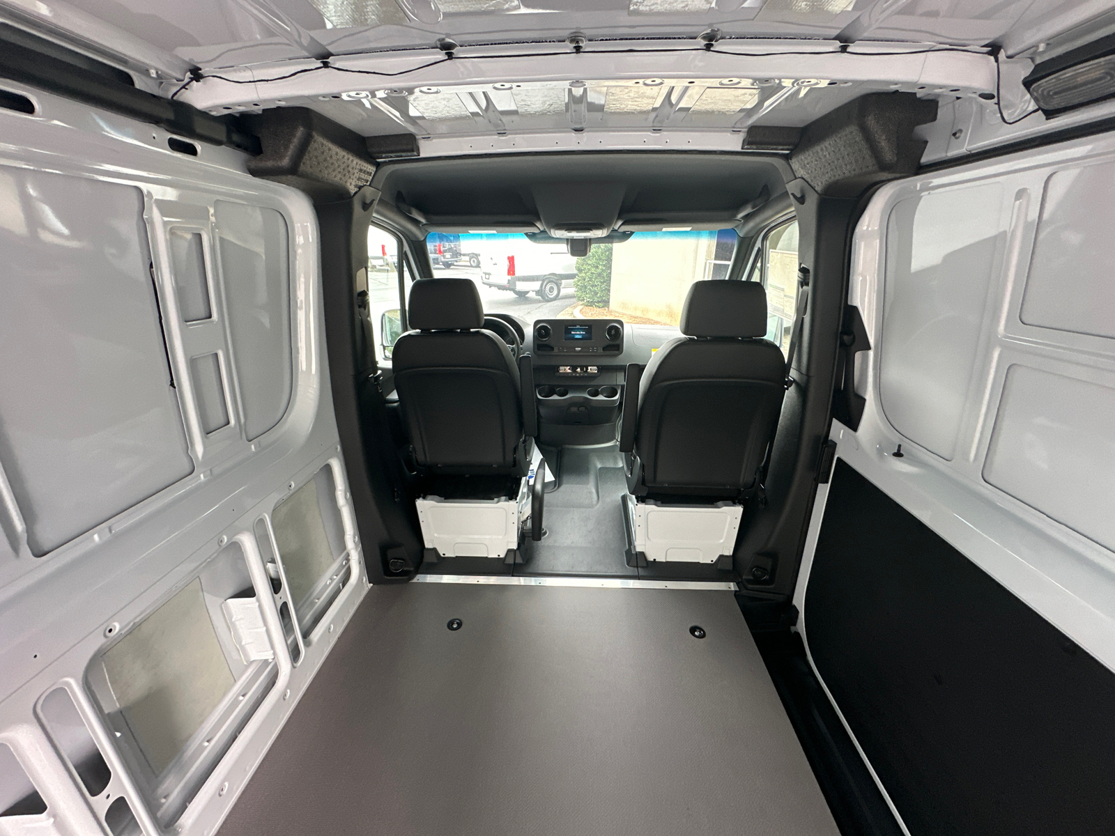 2024 Mercedes-Benz Sprinter 2500 Cargo 144 WB 18