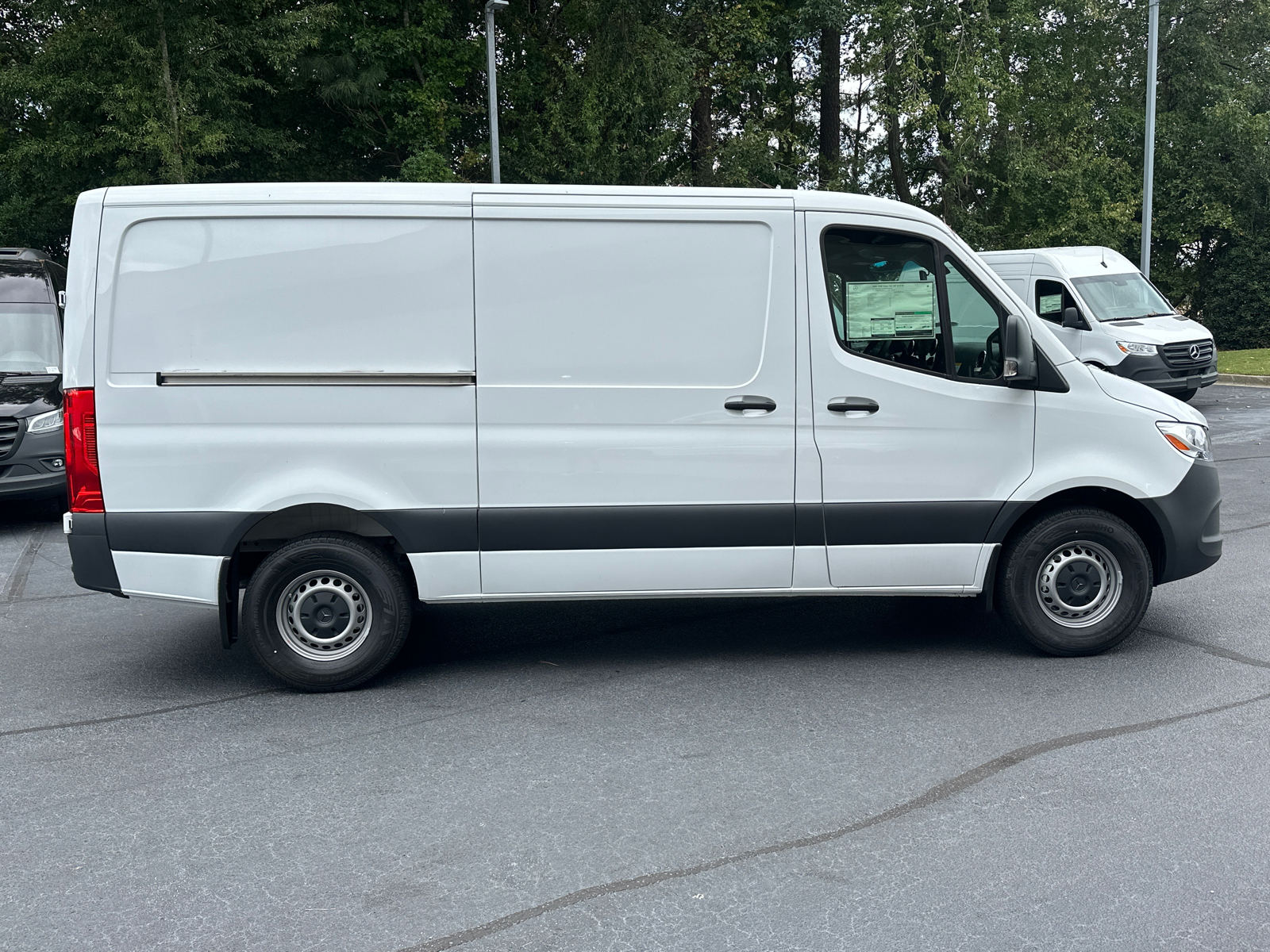 2025 Mercedes-Benz Sprinter 2500 Cargo 144 WB 8