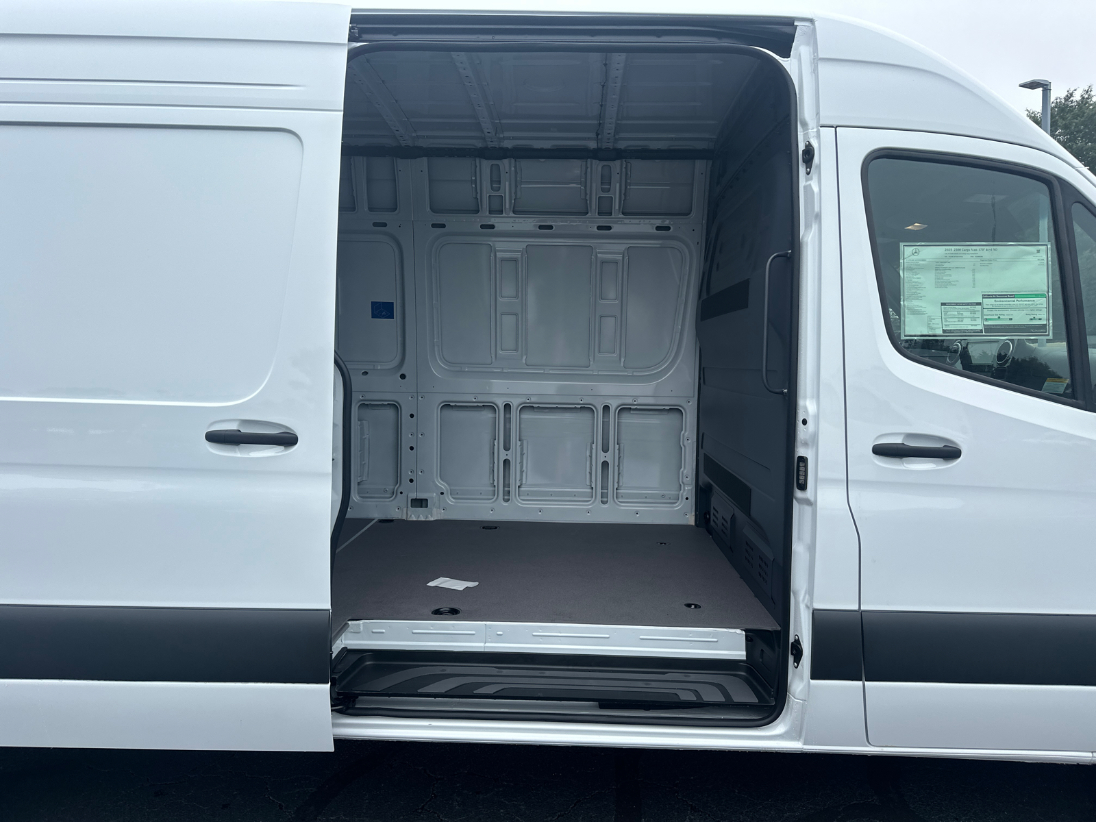 2025 Mercedes-Benz Sprinter 2500 Cargo 170 WB 15