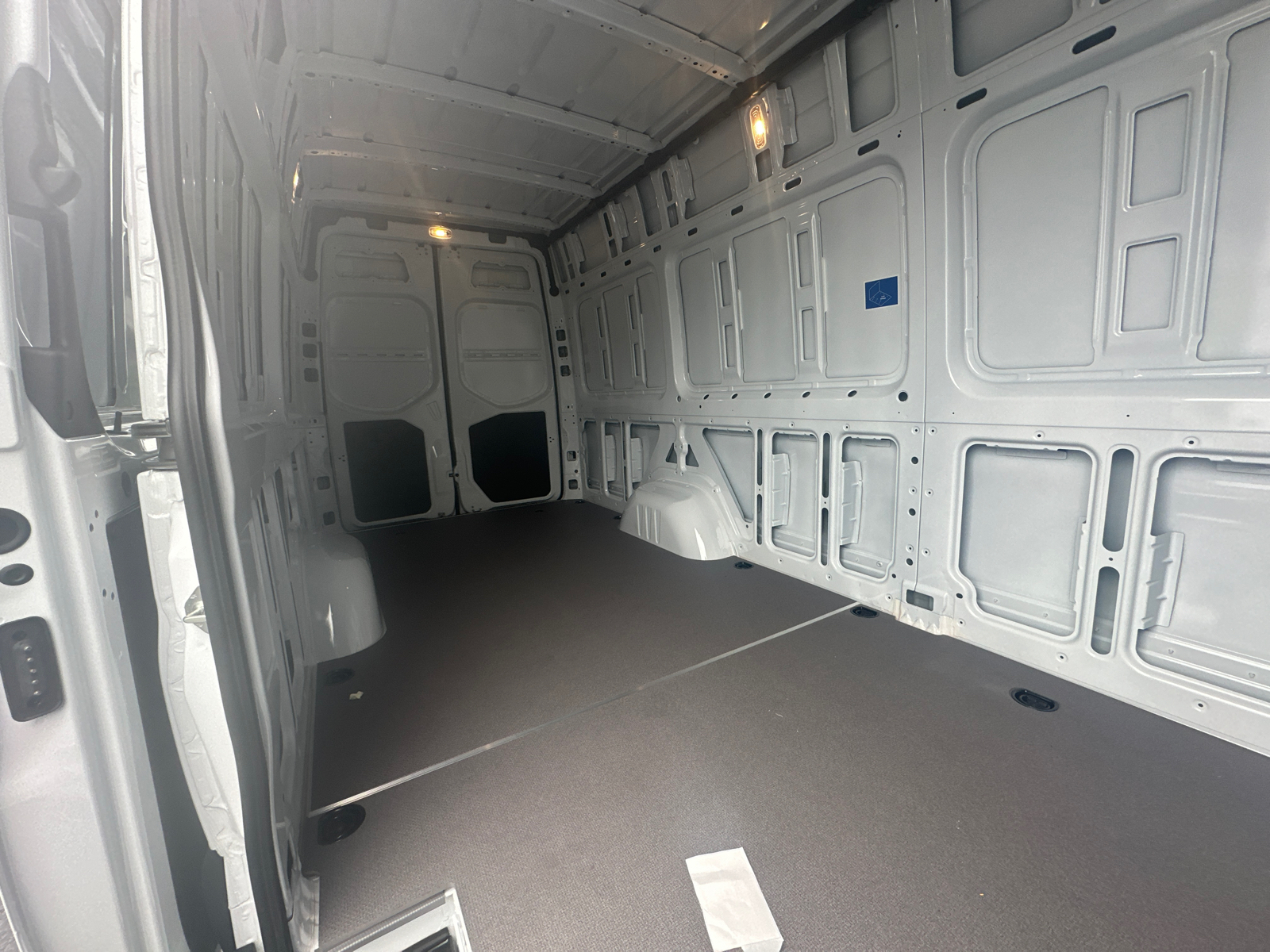 2025 Mercedes-Benz Sprinter 2500 Cargo 170 WB 16