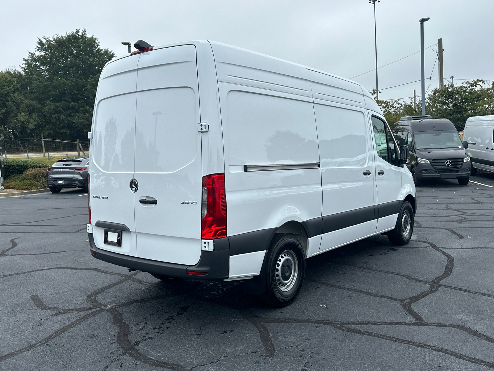 2025 Mercedes-Benz Sprinter 2500 Cargo 144 WB 7