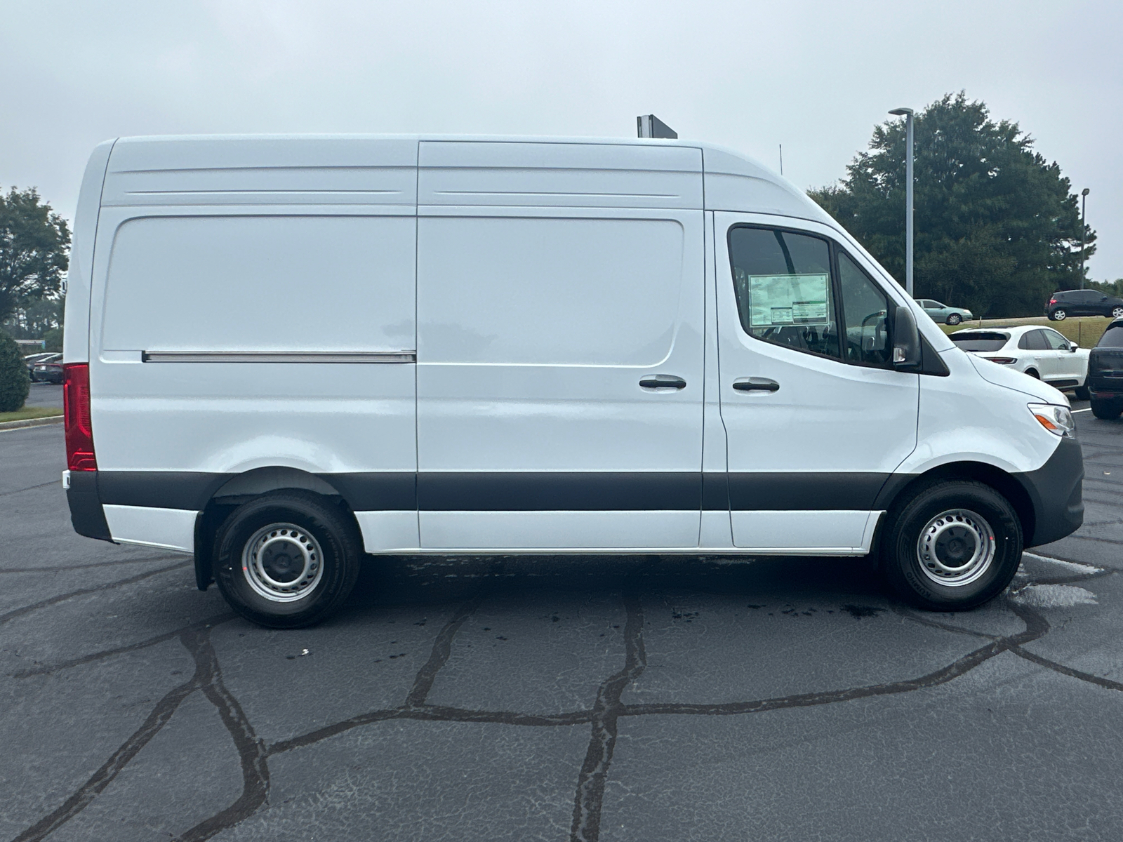 2025 Mercedes-Benz Sprinter 2500 Cargo 144 WB 8