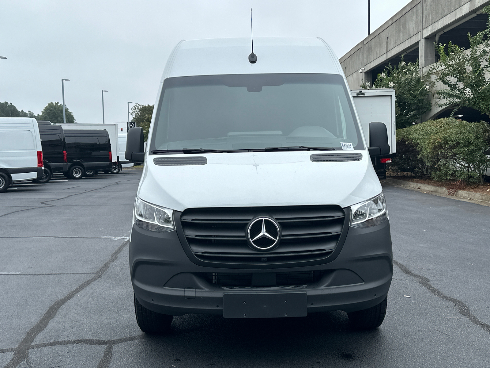 2024 Mercedes-Benz Sprinter 2500 Cargo 170 WB 2