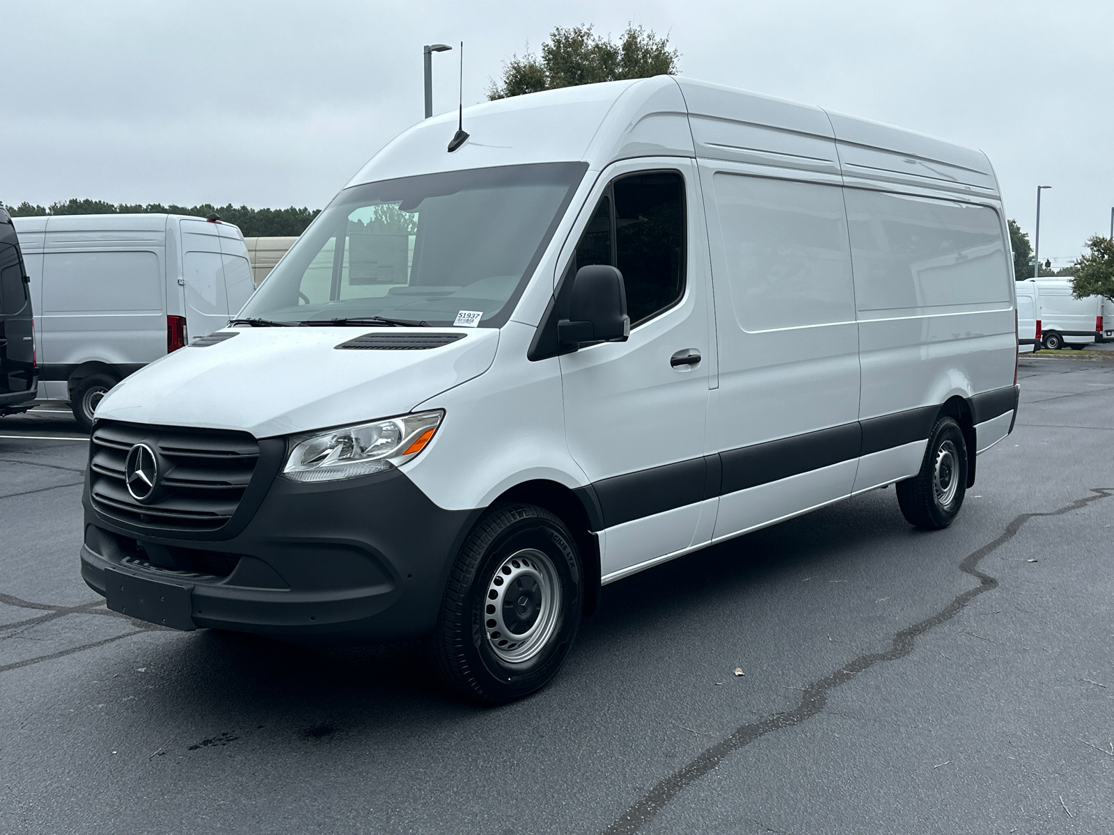 2024 Mercedes-Benz Sprinter 2500 Cargo 170 WB 3