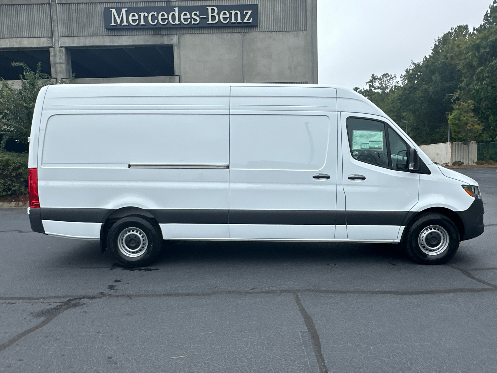 2024 Mercedes-Benz Sprinter 2500 Cargo 170 WB 8