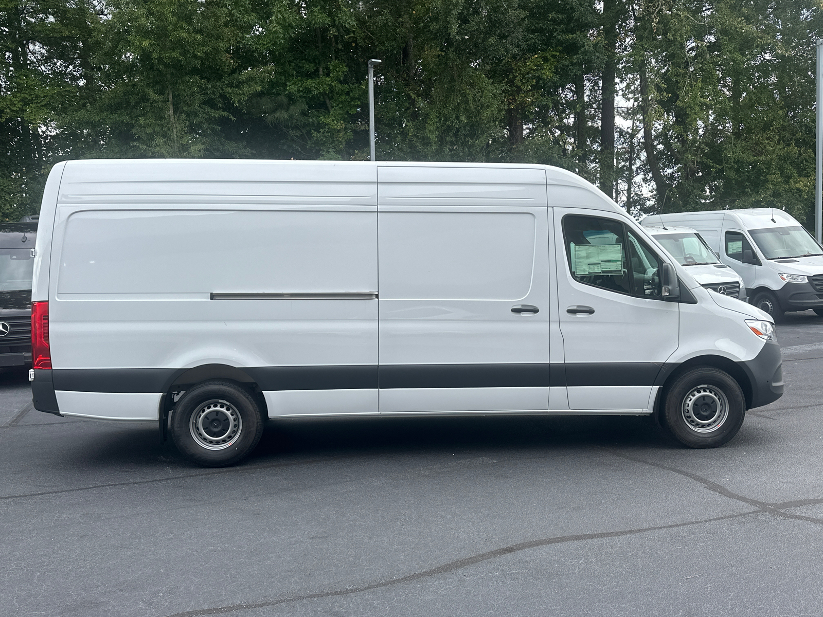 2025 Mercedes-Benz Sprinter 2500 Cargo 170 WB 8