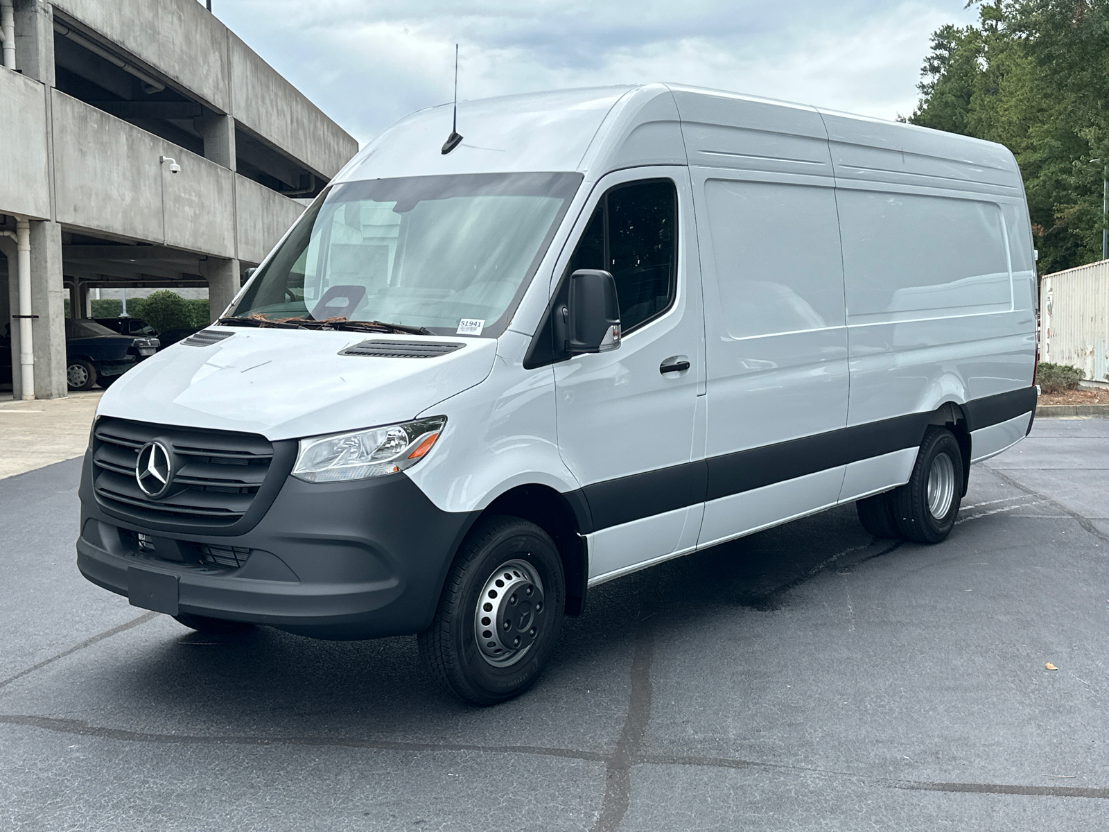 2025 Mercedes-Benz Sprinter 3500 Cargo 170 WB 3