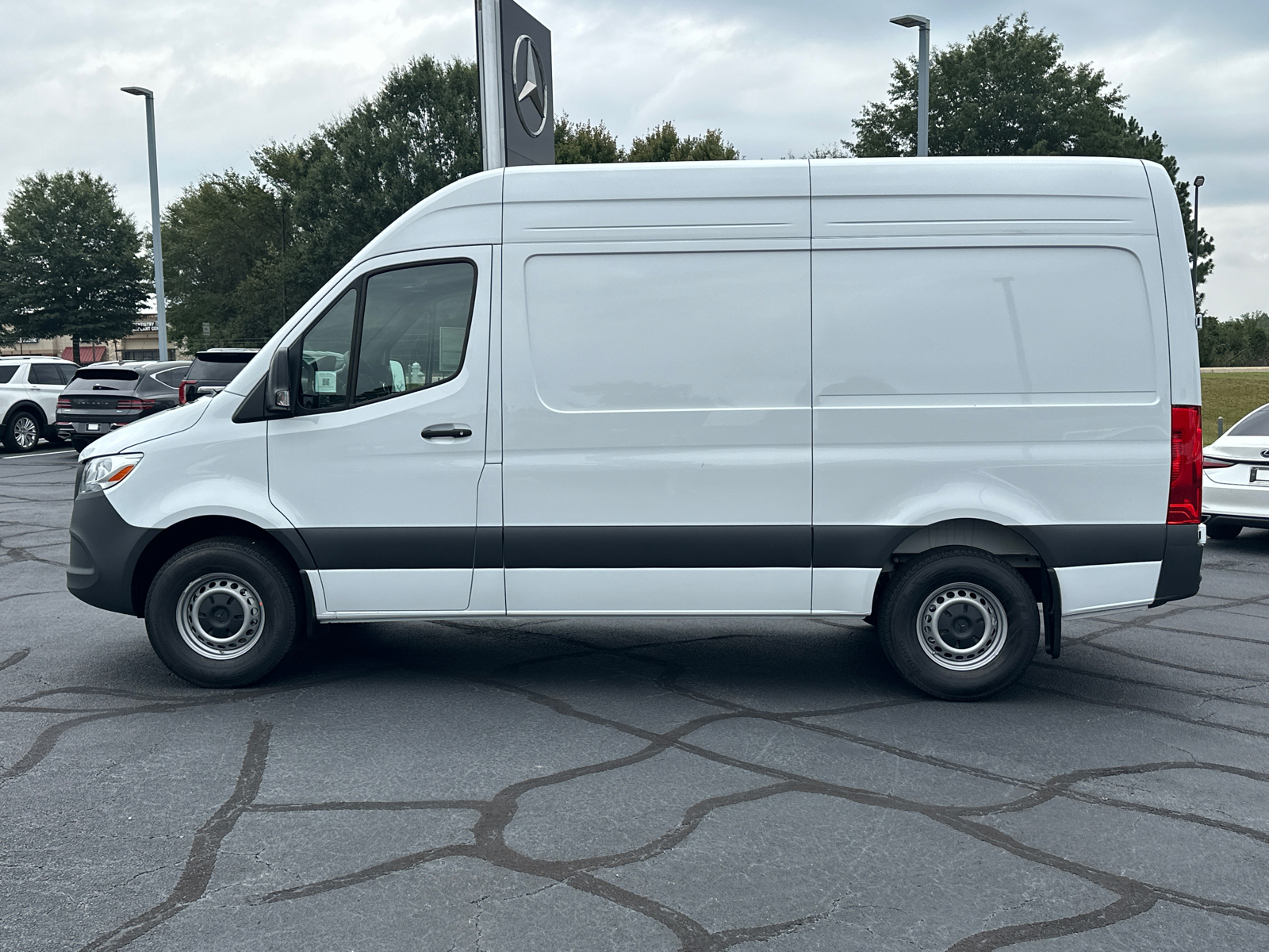 2025 Mercedes-Benz Sprinter 2500 Cargo 144 WB 4