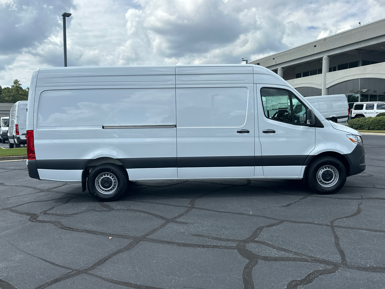 2025 Mercedes-Benz Sprinter 2500 Cargo 170 WB 8