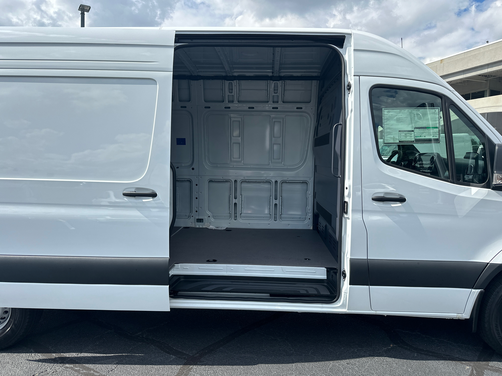 2025 Mercedes-Benz Sprinter 2500 Cargo 170 WB 15