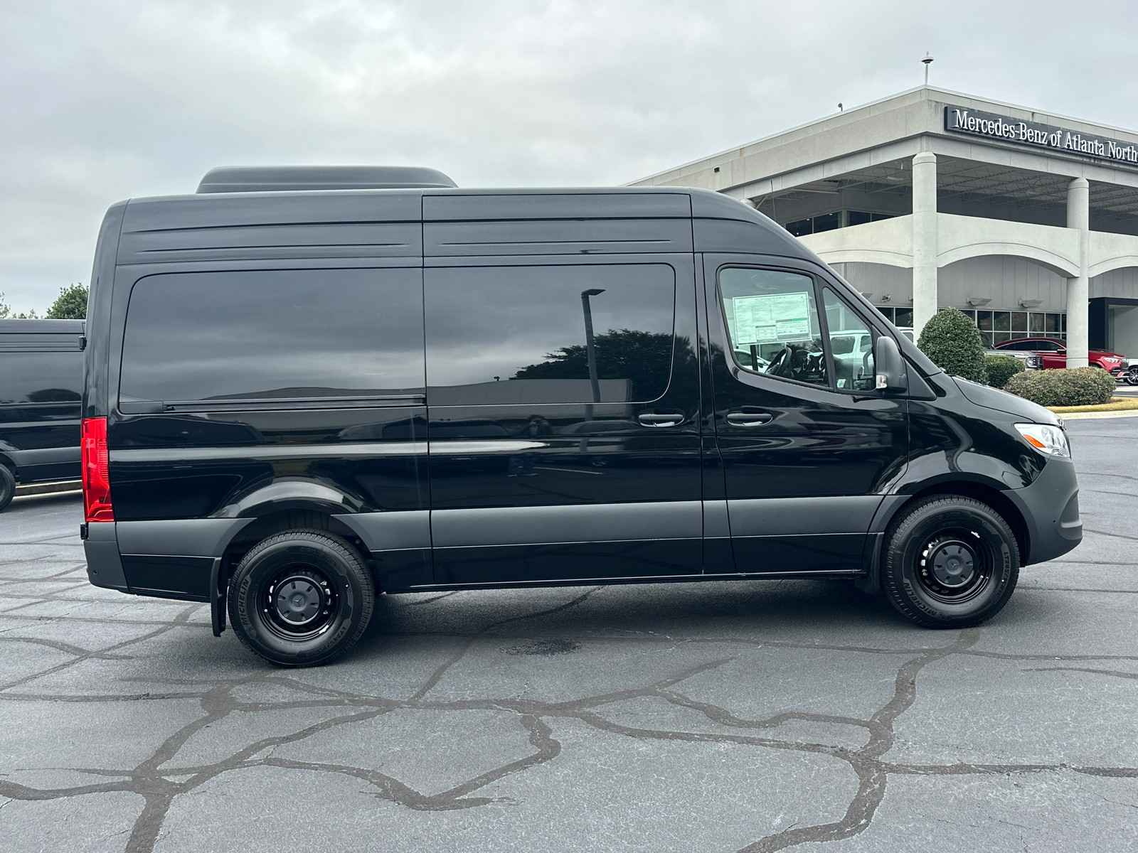 2024 Mercedes-Benz Sprinter 2500 Passenger 144 WB 8