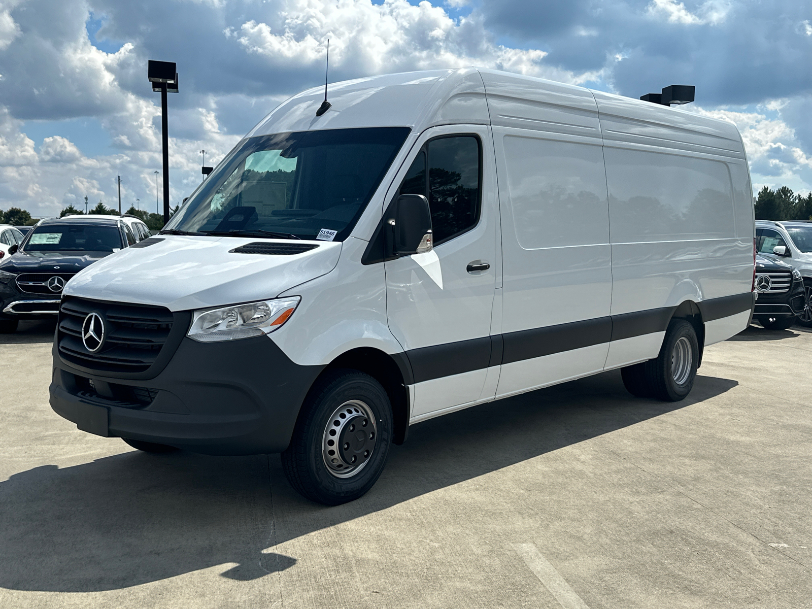 2025 Mercedes-Benz Sprinter 3500 Cargo 170 WB 3