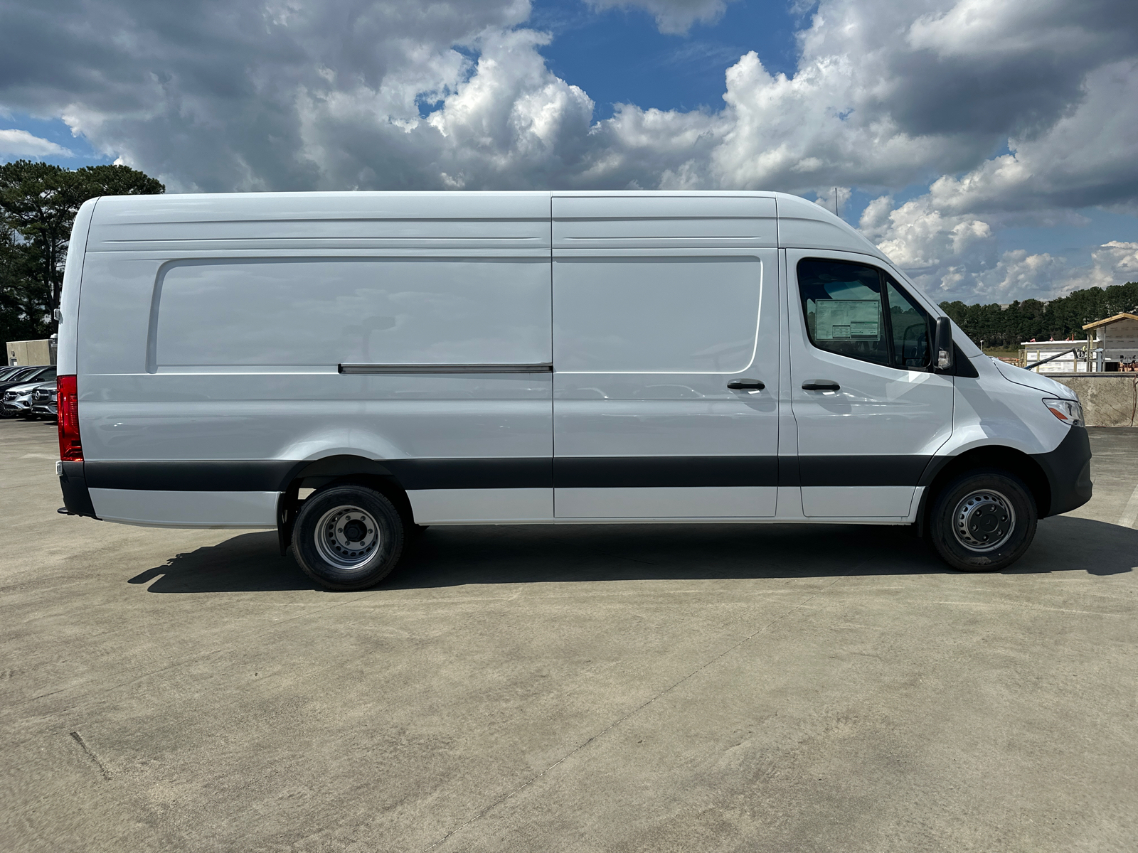 2025 Mercedes-Benz Sprinter 3500 Cargo 170 WB 8