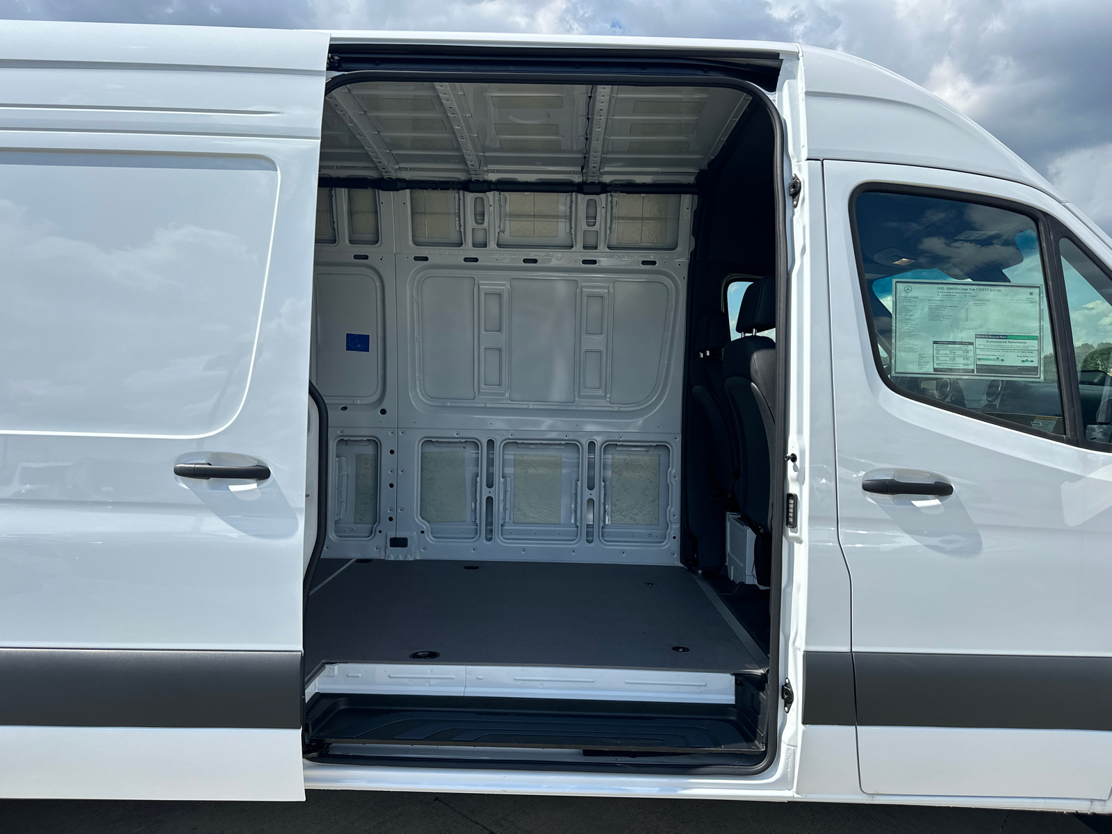 2025 Mercedes-Benz Sprinter 3500 Cargo 170 WB 16