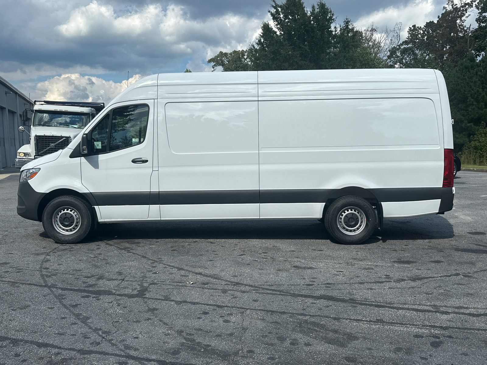 2025 Mercedes-Benz Sprinter 2500 Cargo 170 WB 4