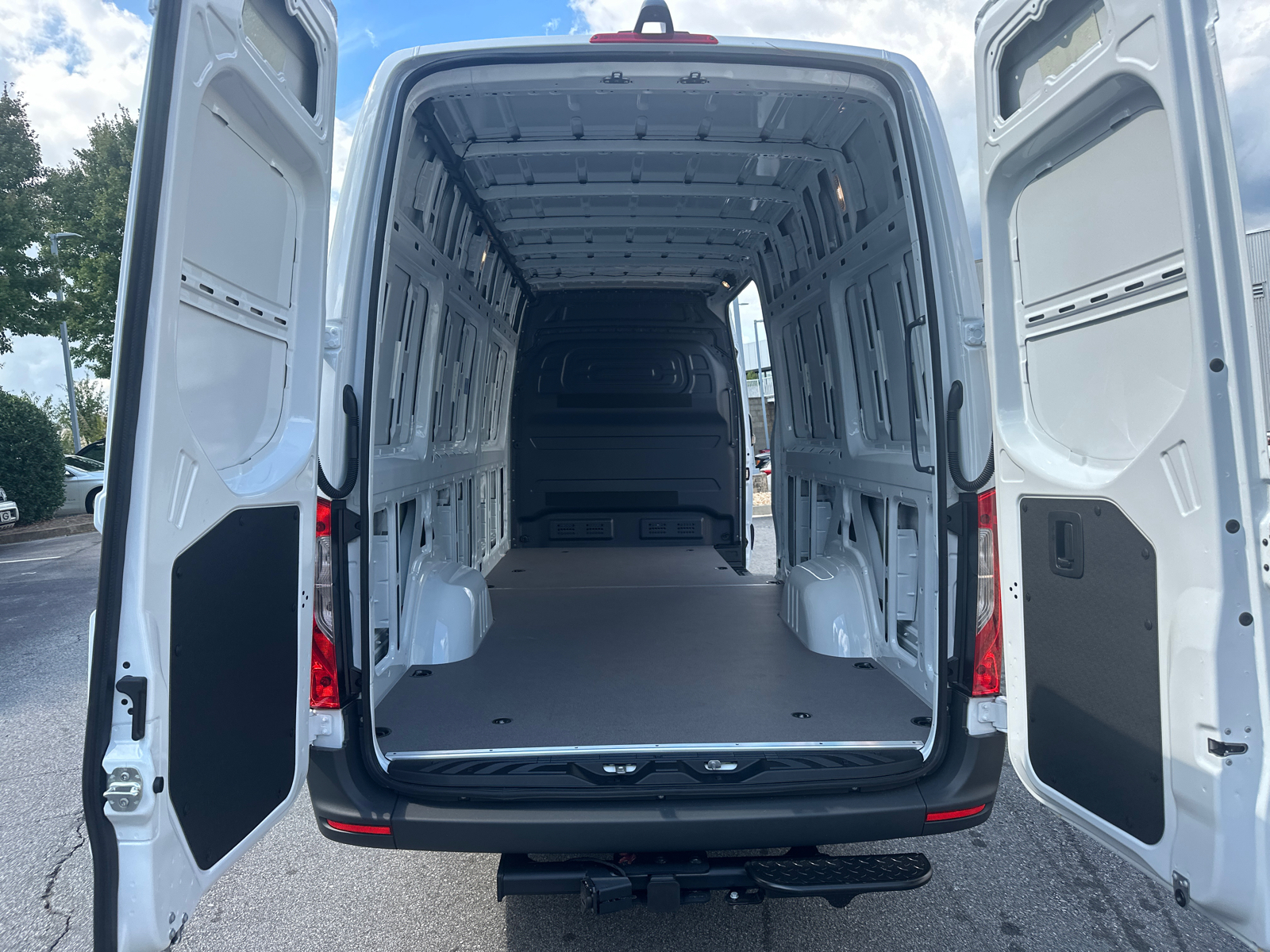 2025 Mercedes-Benz Sprinter 2500 Cargo 170 WB 15