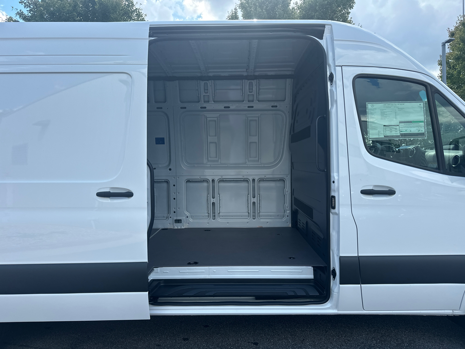 2025 Mercedes-Benz Sprinter 2500 Cargo 170 WB 17