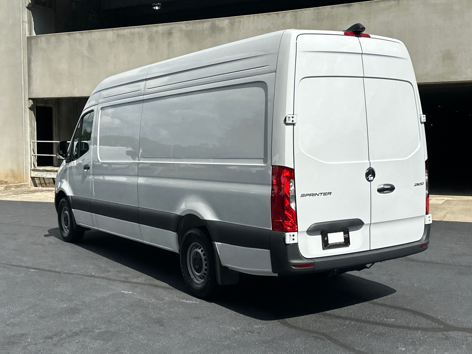 2025 Mercedes-Benz Sprinter 2500 Cargo 170 WB 5