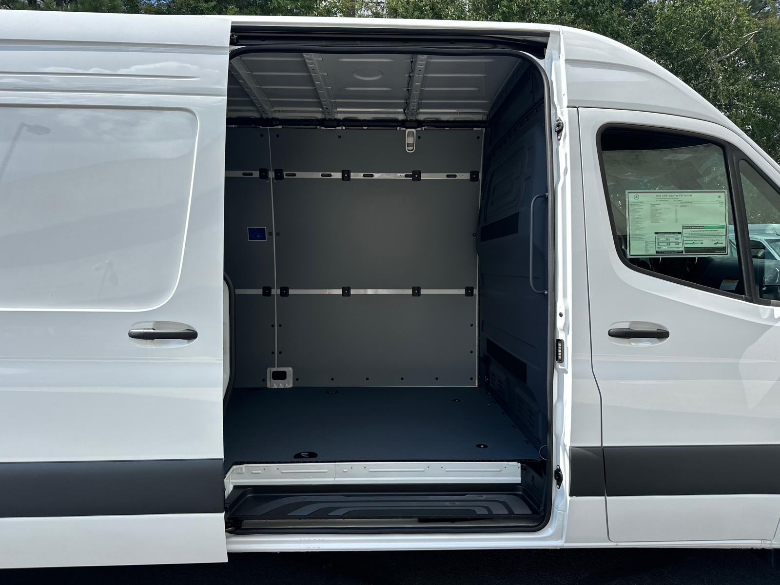 2025 Mercedes-Benz Sprinter 2500 Cargo 170 WB 15