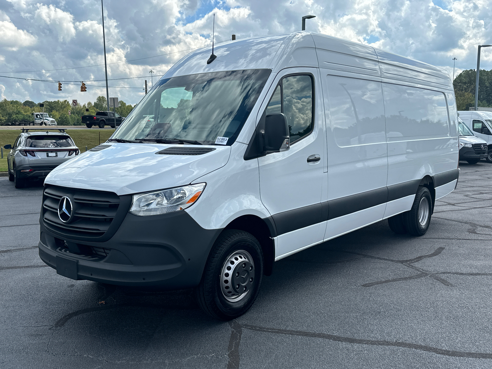 2025 Mercedes-Benz Sprinter 3500 Cargo 170 WB 3