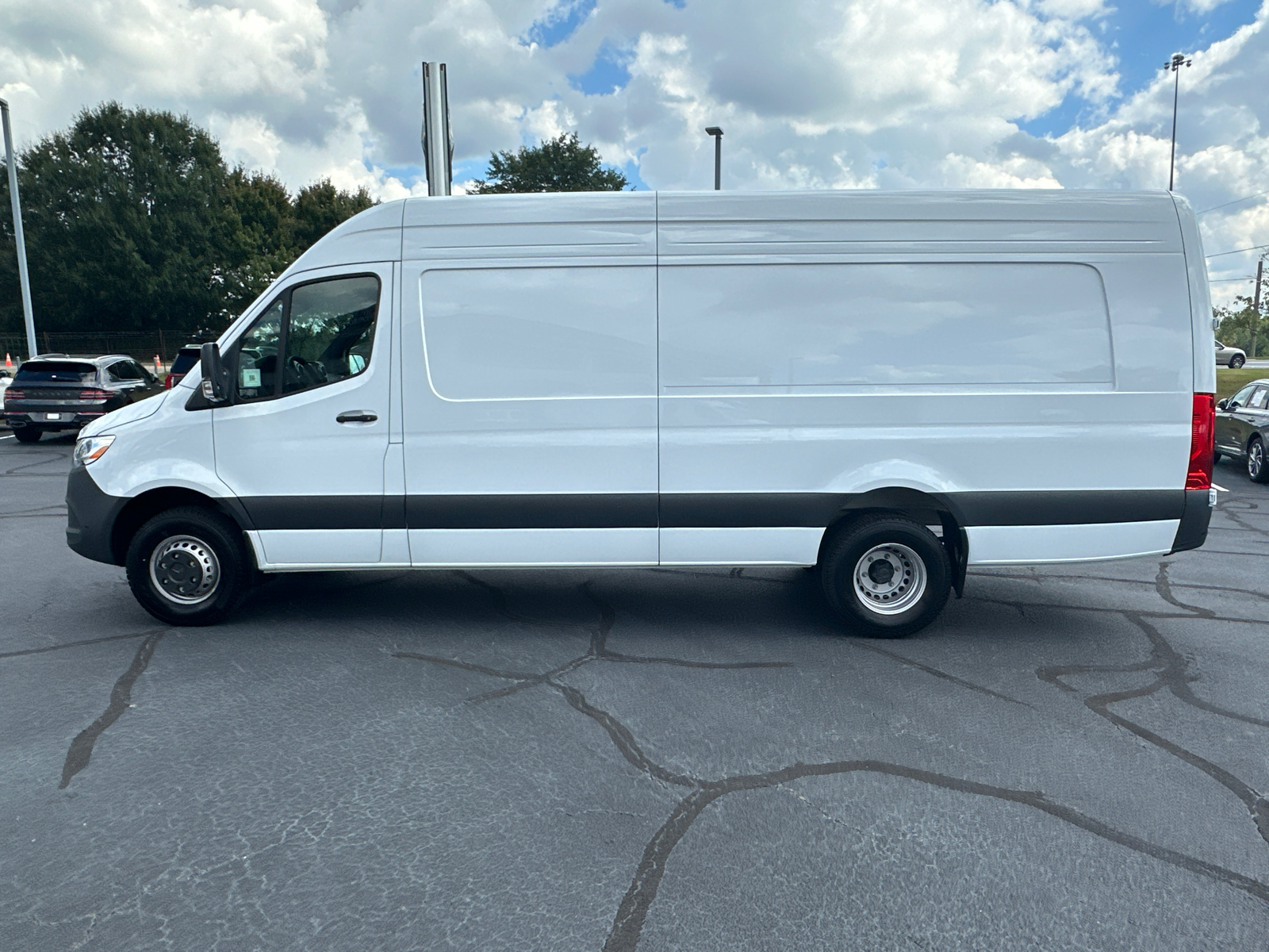 2025 Mercedes-Benz Sprinter 3500 Cargo 170 WB 4