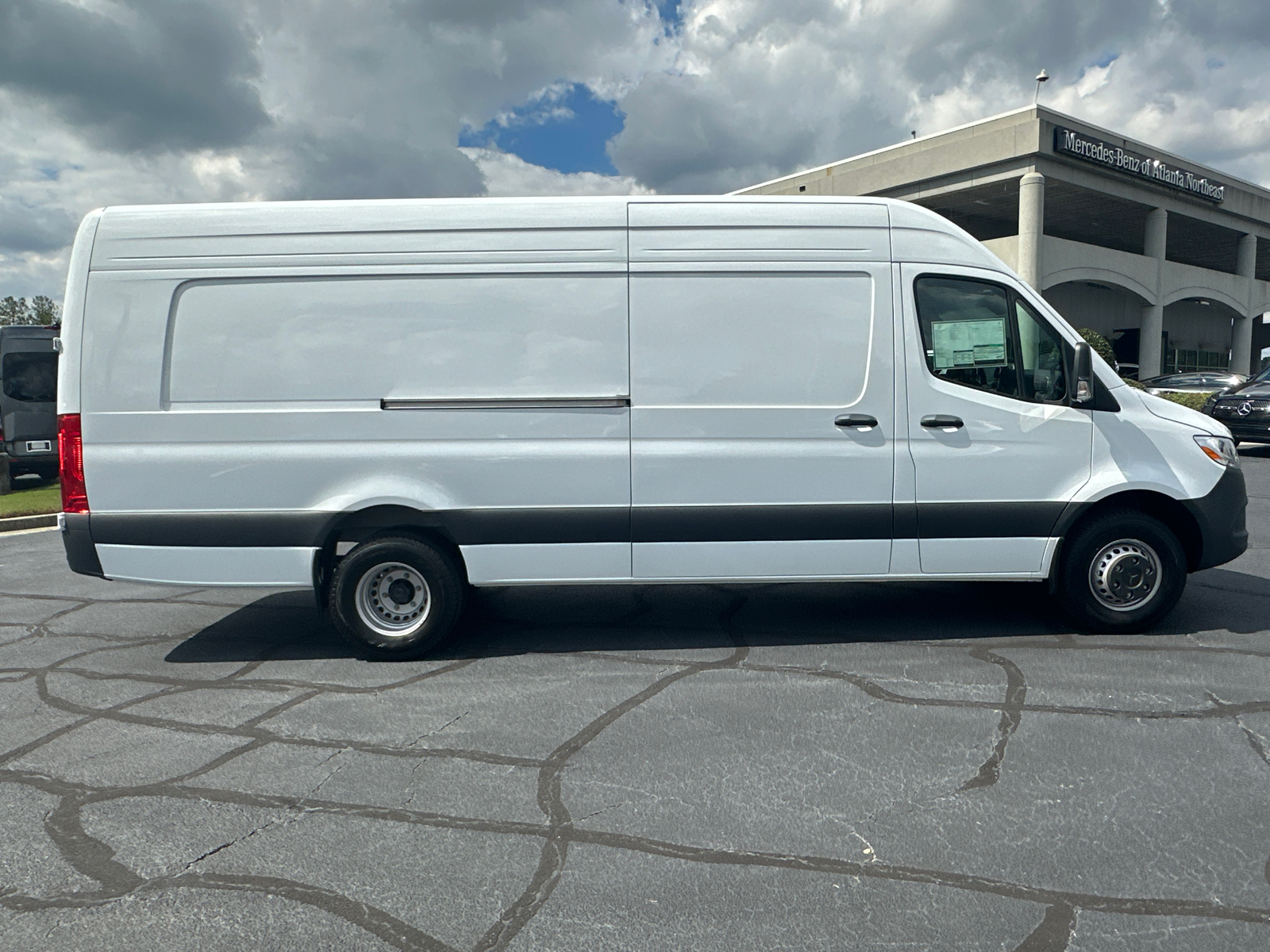 2025 Mercedes-Benz Sprinter 3500 Cargo 170 WB 8