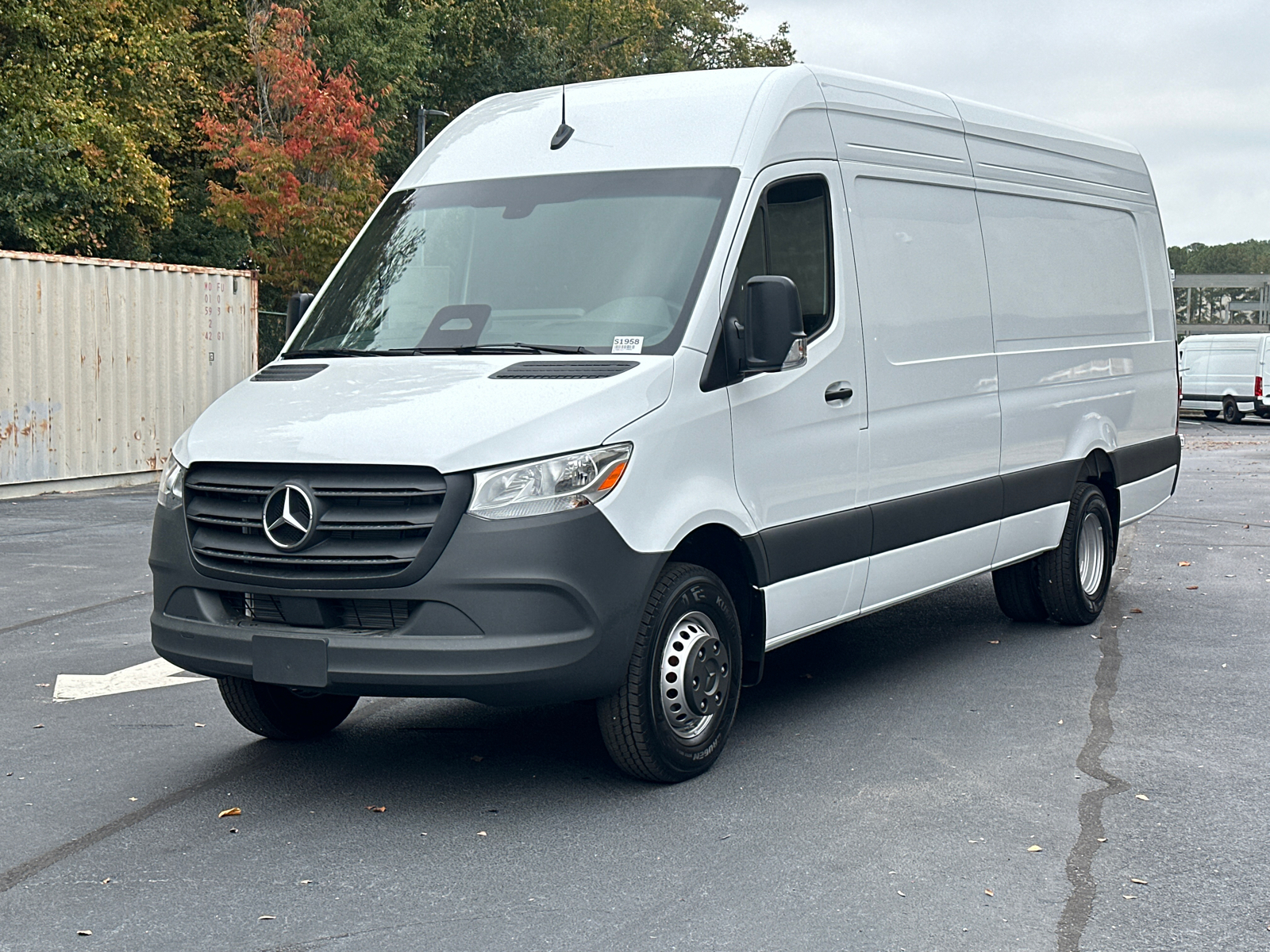 2025 Mercedes-Benz Sprinter 3500 Cargo 170 WB 3