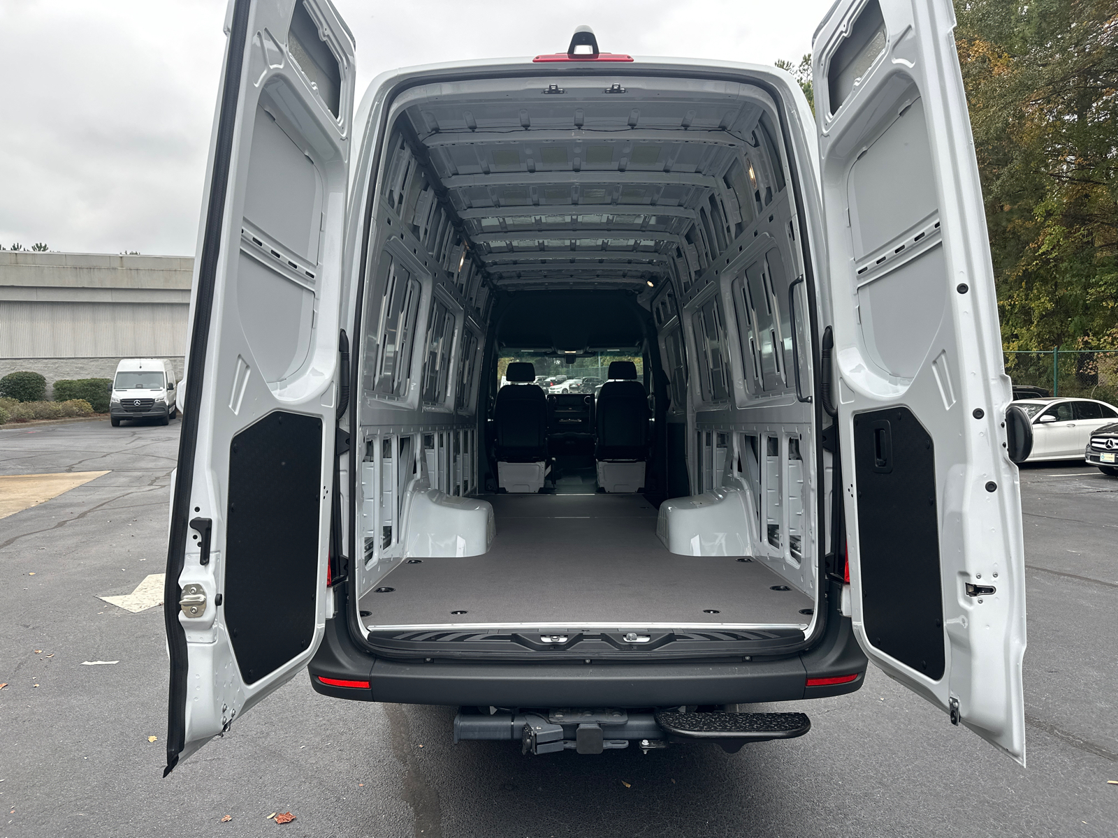 2025 Mercedes-Benz Sprinter 3500 Cargo 170 WB 17