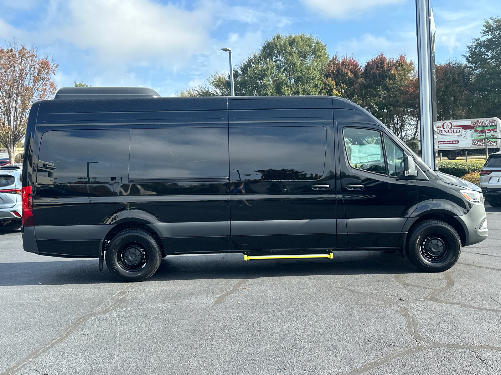 2025 Mercedes-Benz Sprinter 2500 Passenger 170 WB 8