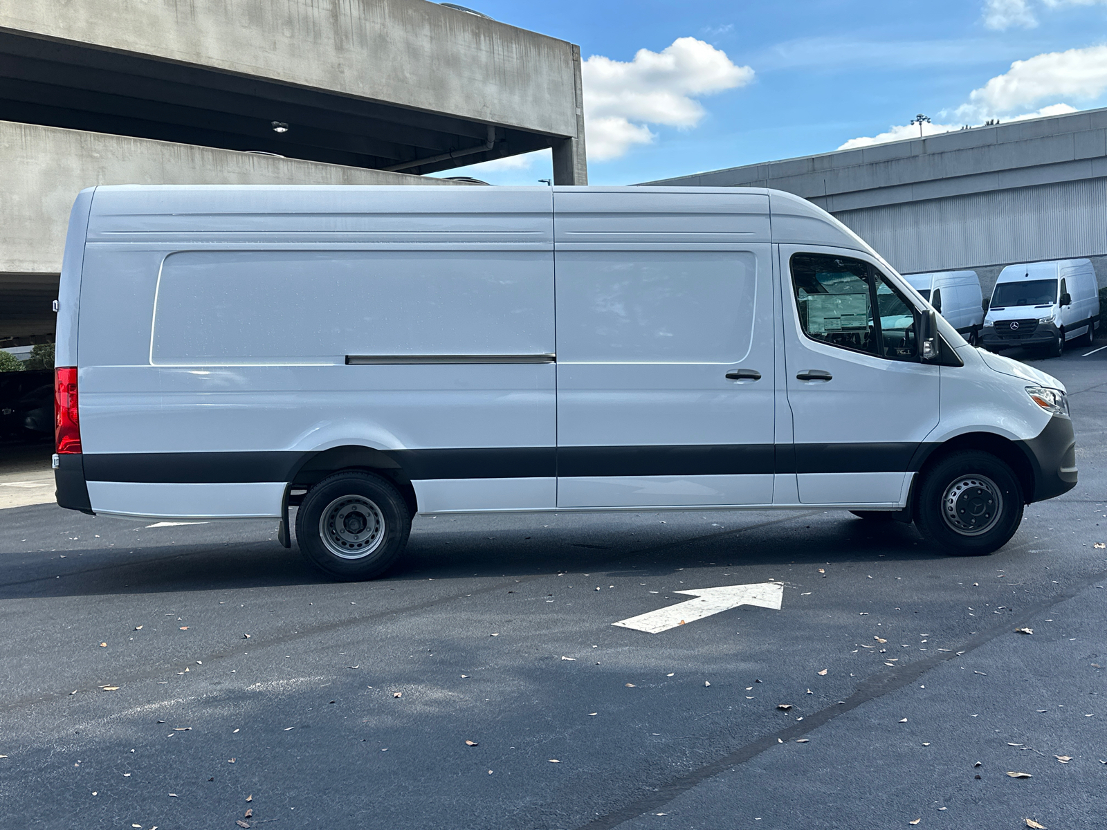 2025 Mercedes-Benz Sprinter 3500 Cargo 170 WB 8