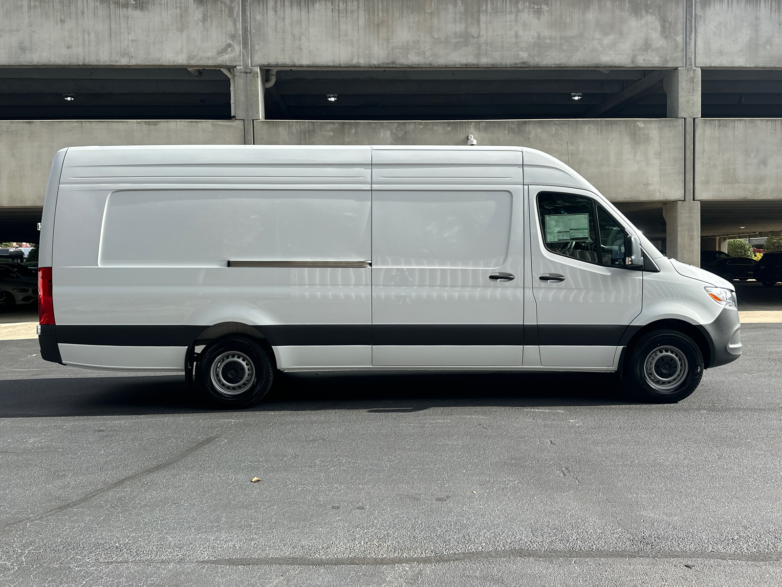 2025 Mercedes-Benz Sprinter 2500 Cargo 170 WB 8