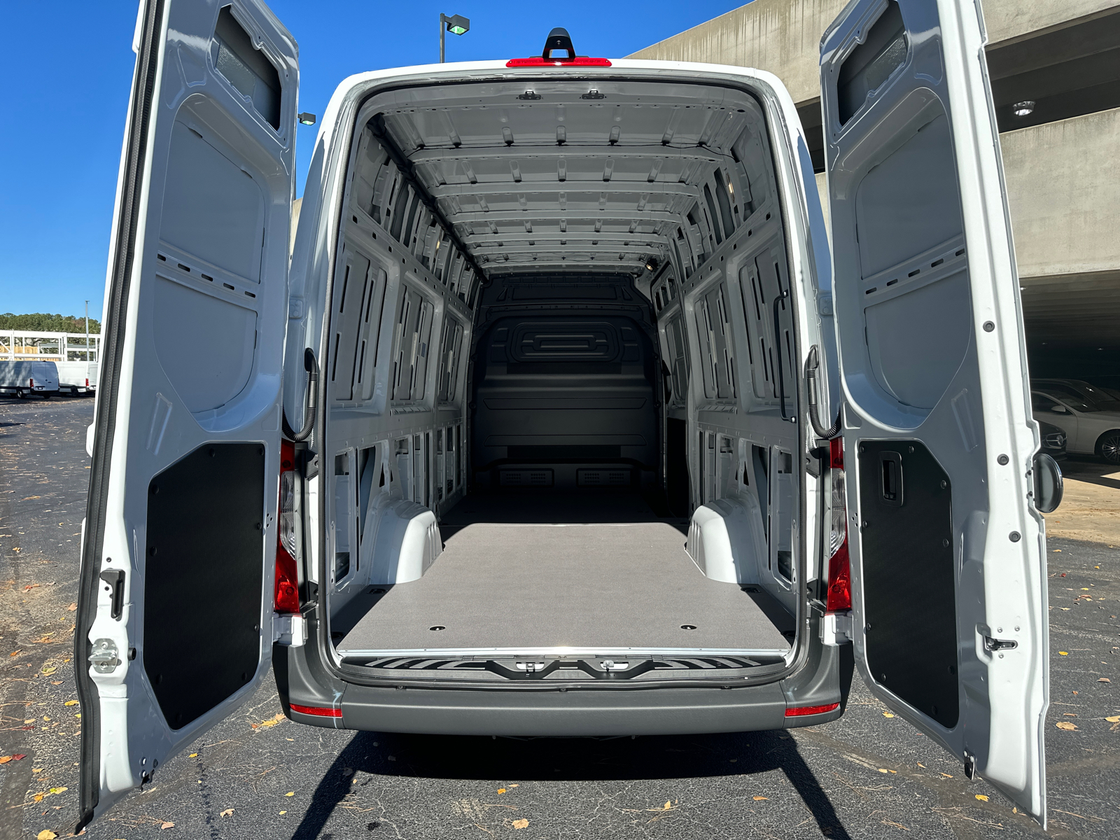 2025 Mercedes-Benz Sprinter 2500 Cargo 170 WB 18