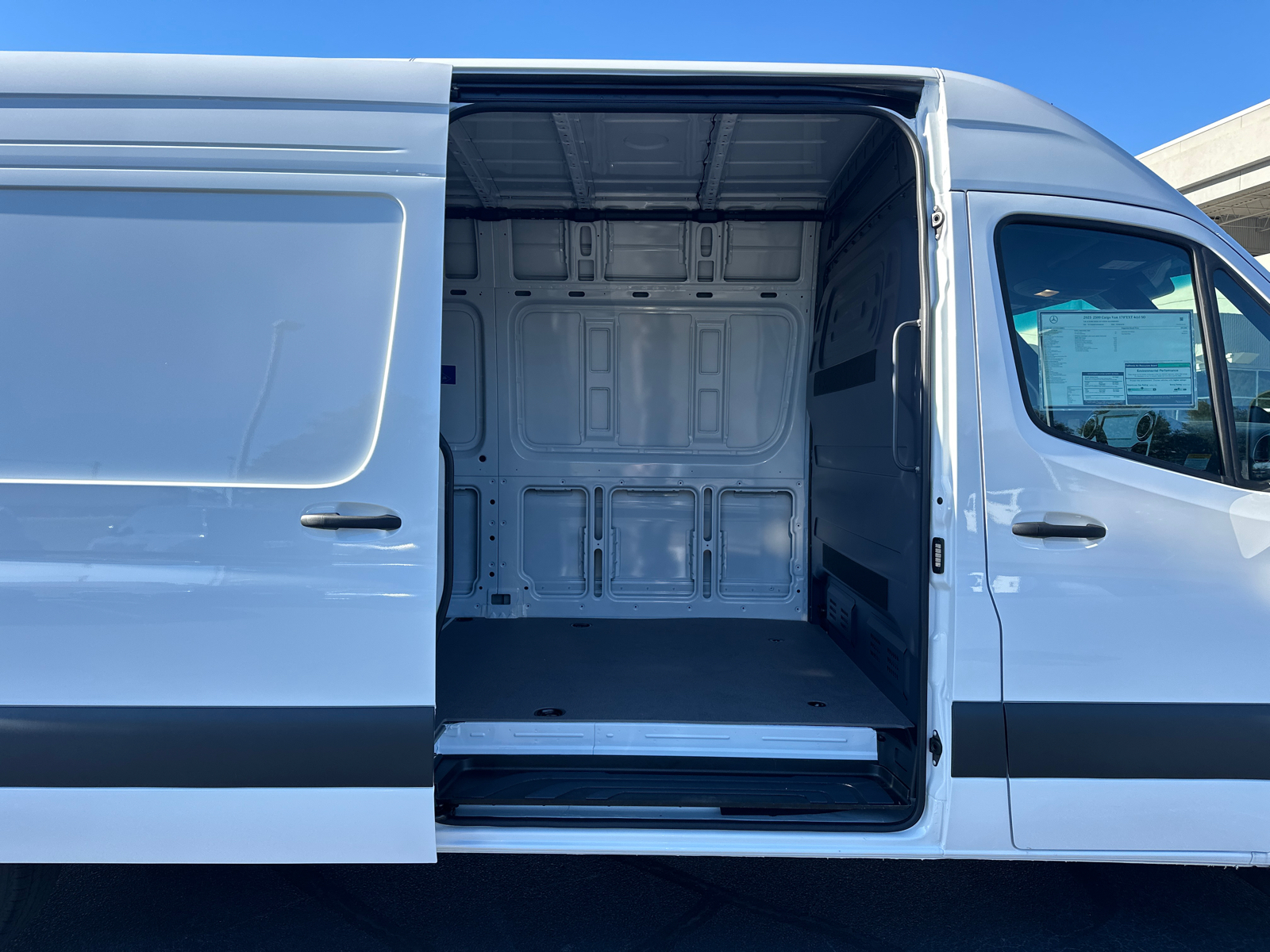 2025 Mercedes-Benz Sprinter 2500 Cargo 170 WB 16