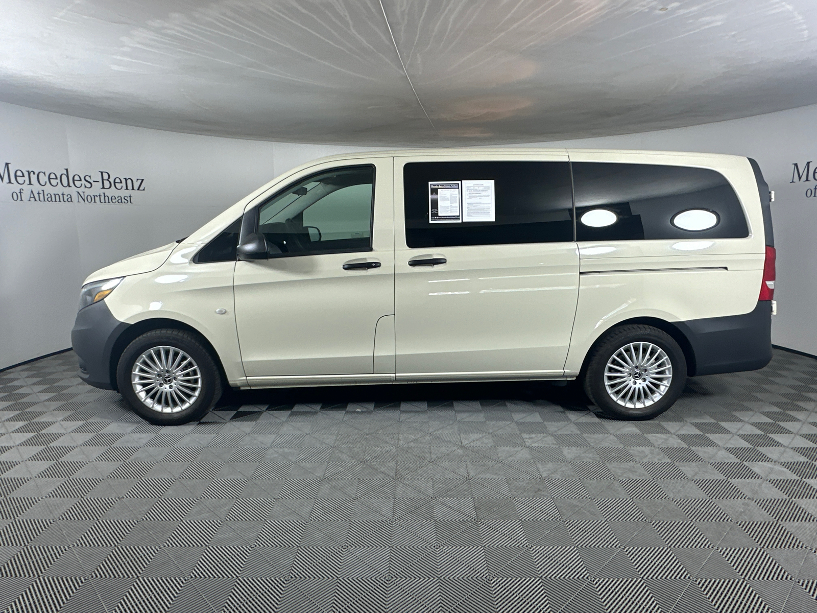 2023 Mercedes-Benz Metris Passenger 4