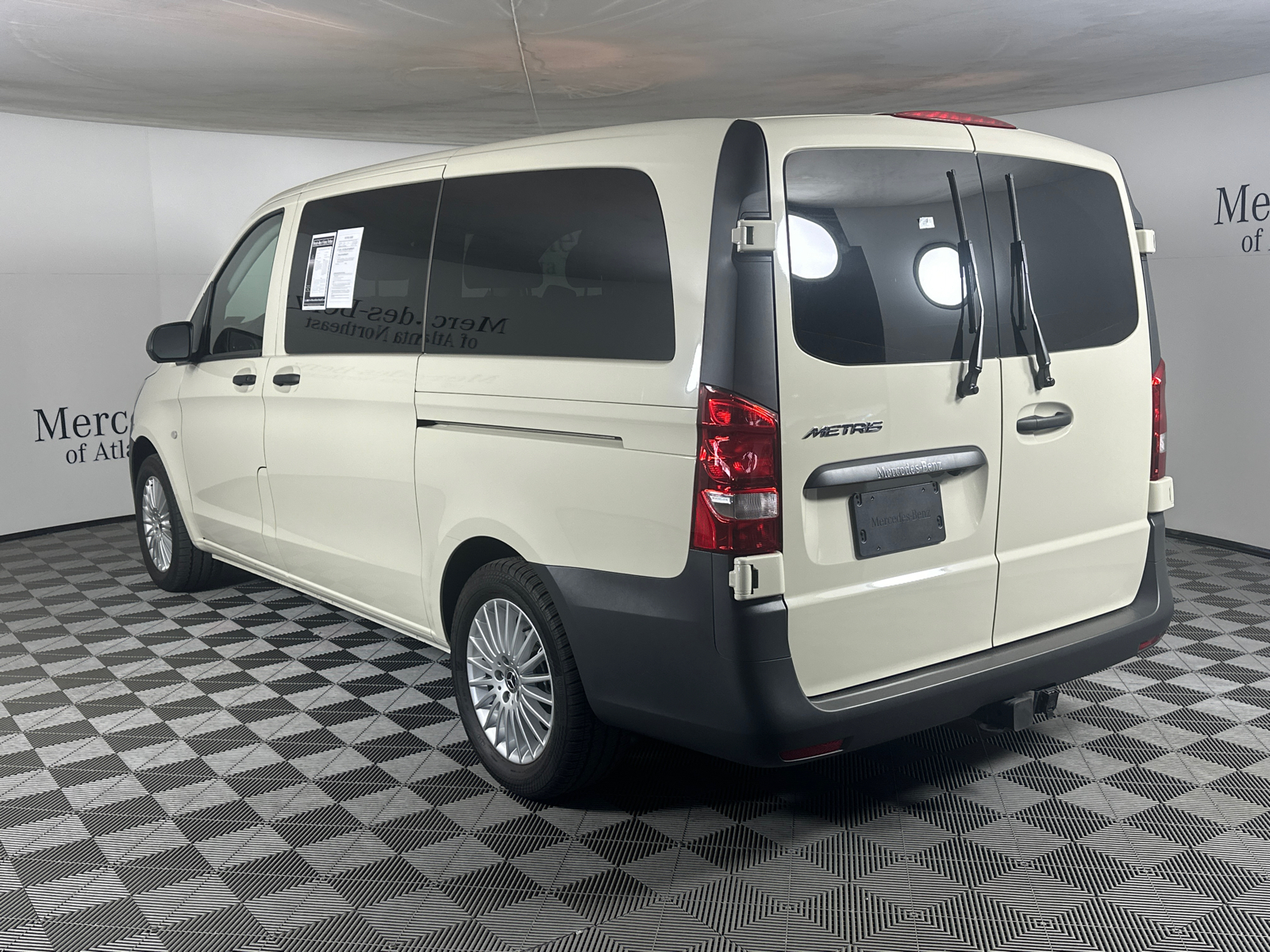 2023 Mercedes-Benz Metris Passenger 5