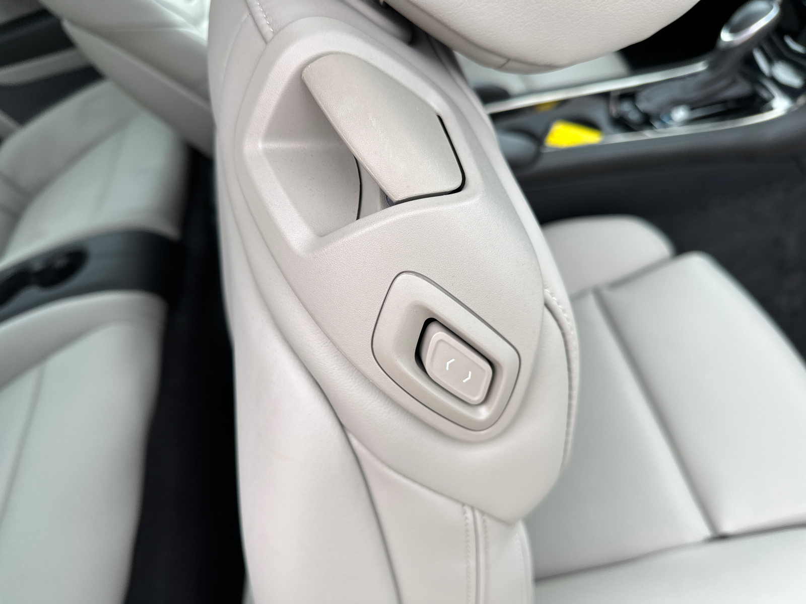 2015 Cadillac ATS 2.0L Luxury RWD 23