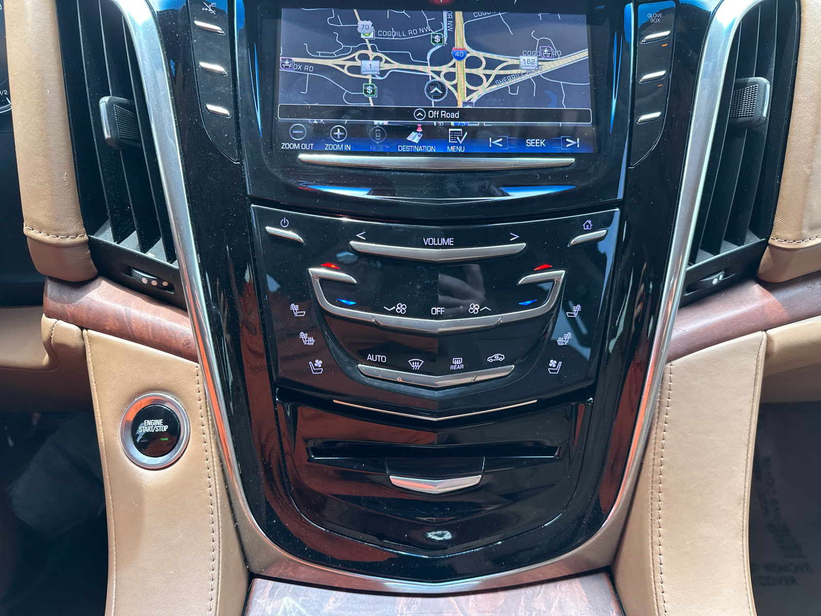 2016 Cadillac Escalade Platinum 4WD 15