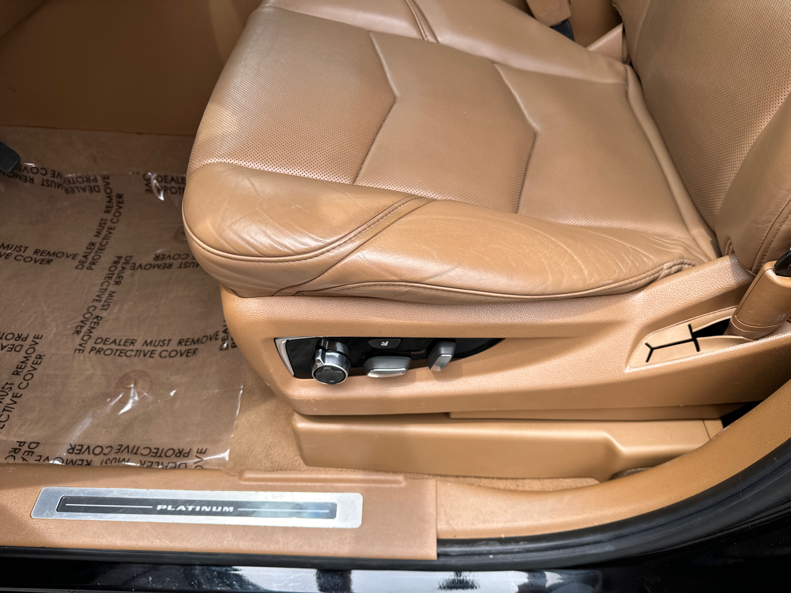2016 Cadillac Escalade Platinum 4WD 20