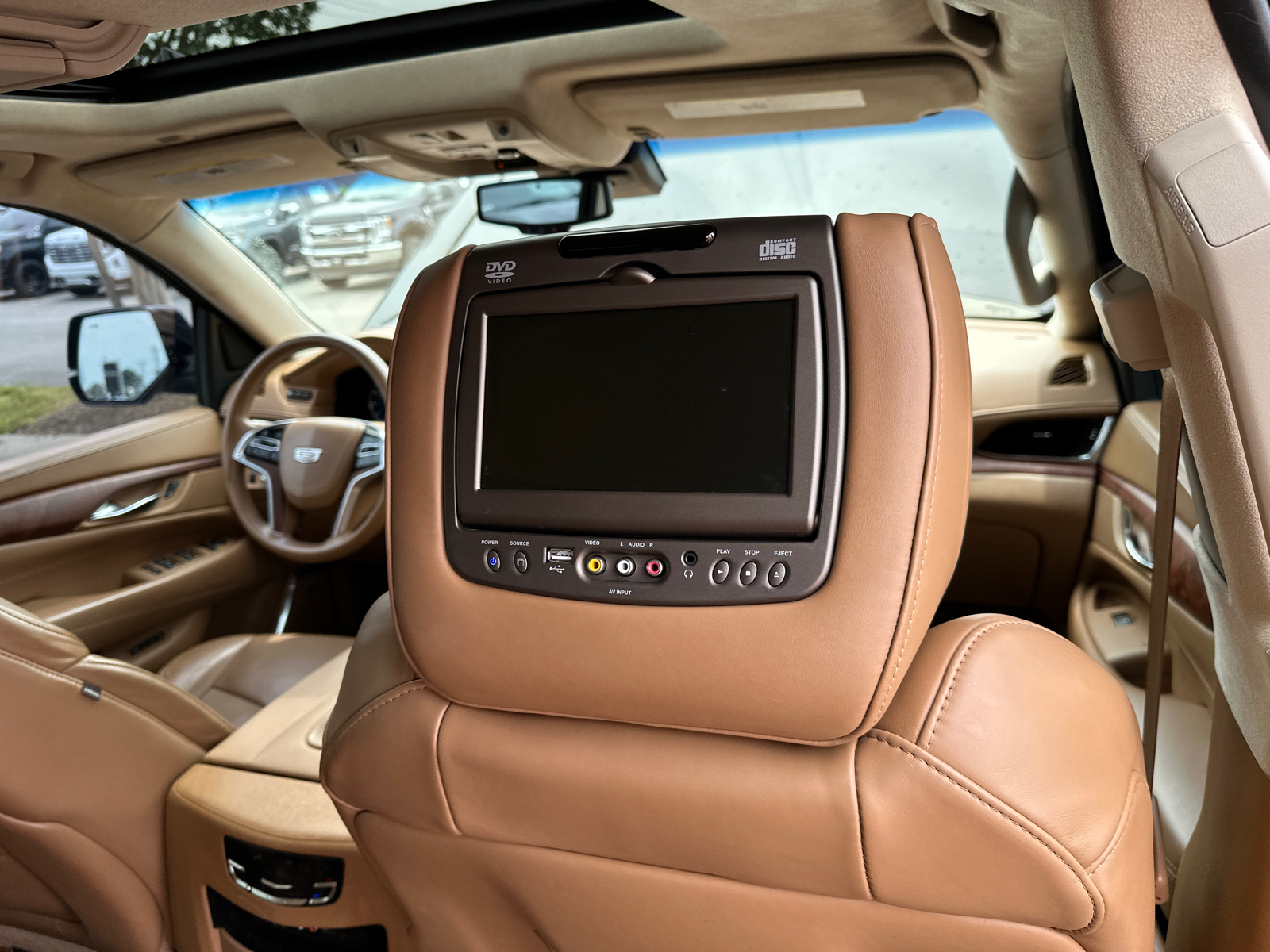 2016 Cadillac Escalade Platinum 4WD 23