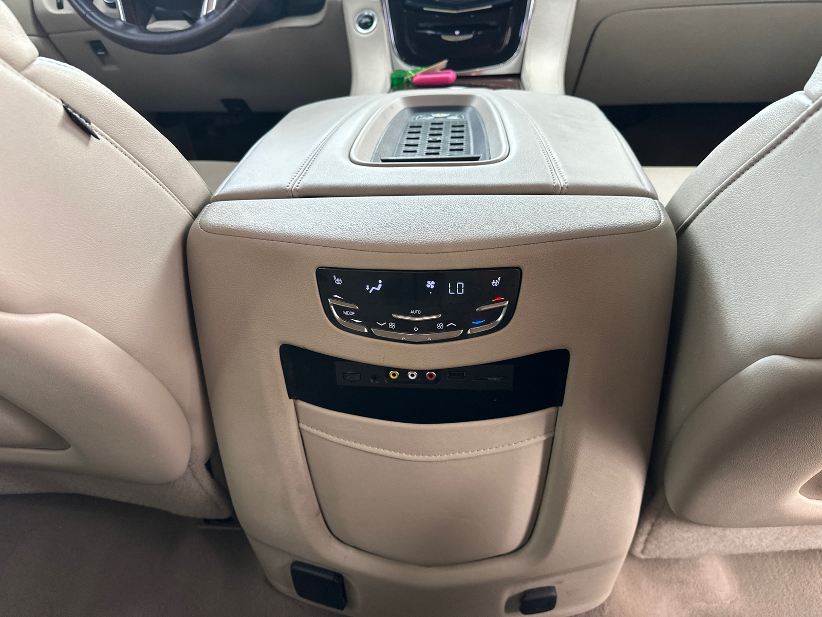 2016 Cadillac Escalade ESV Premium 4WD ESV 23